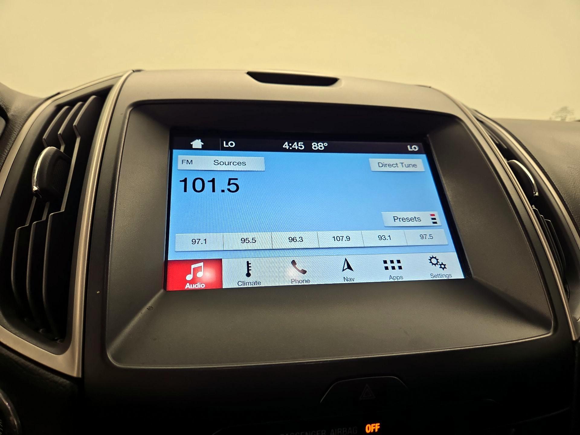 Thumbnail: 2016 Ford Edge - 16