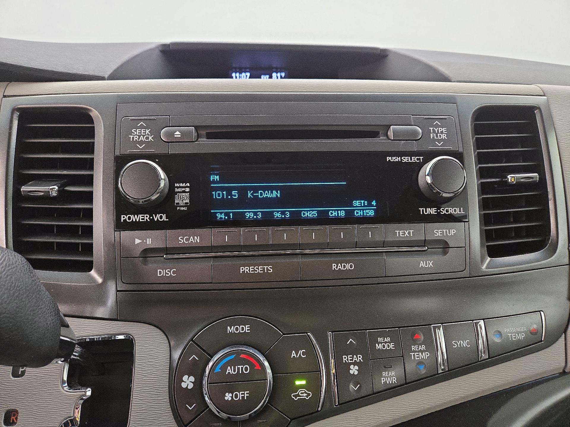 Thumbnail: 2014 Toyota Sienna - 15