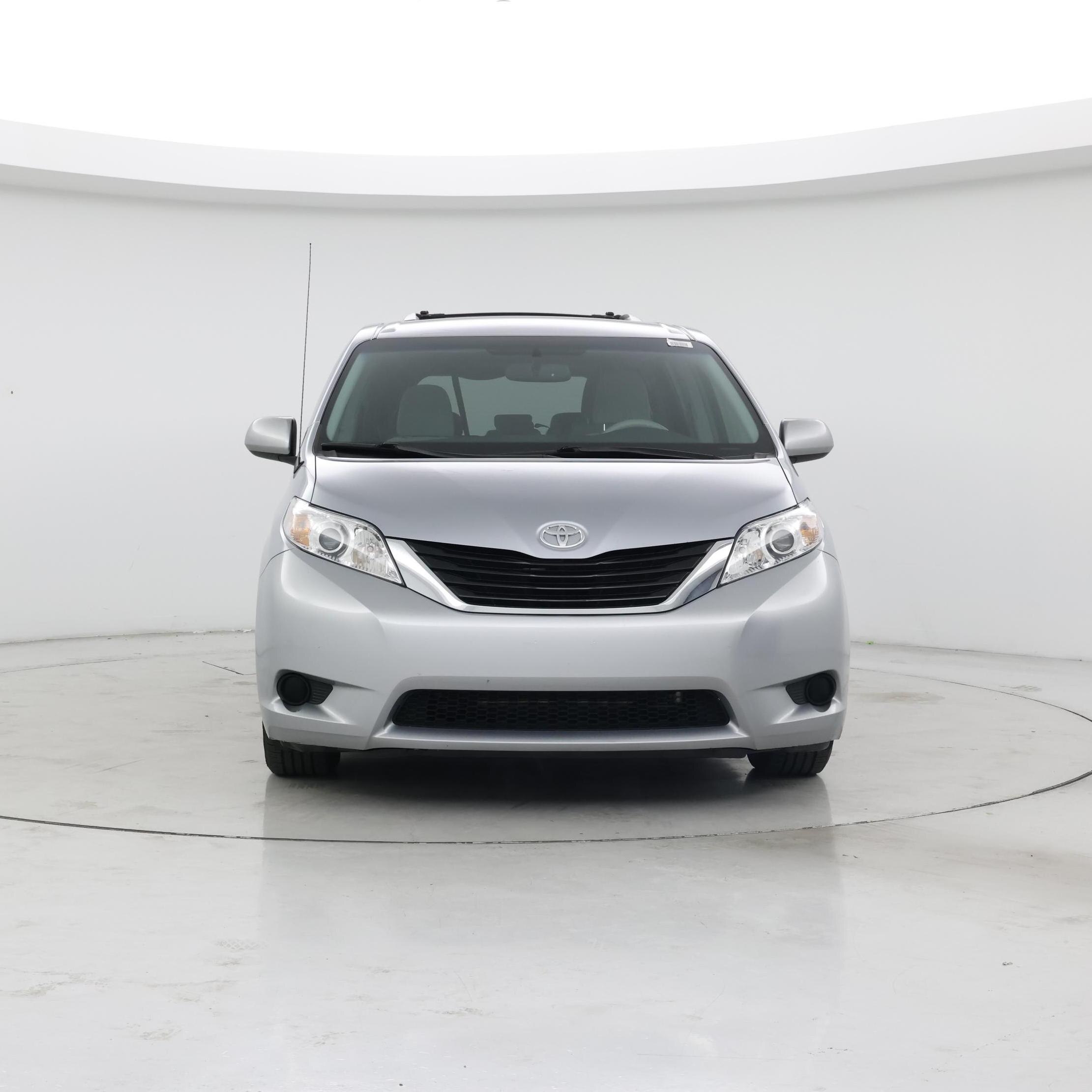 Thumbnail: 2014 Toyota Sienna - 5