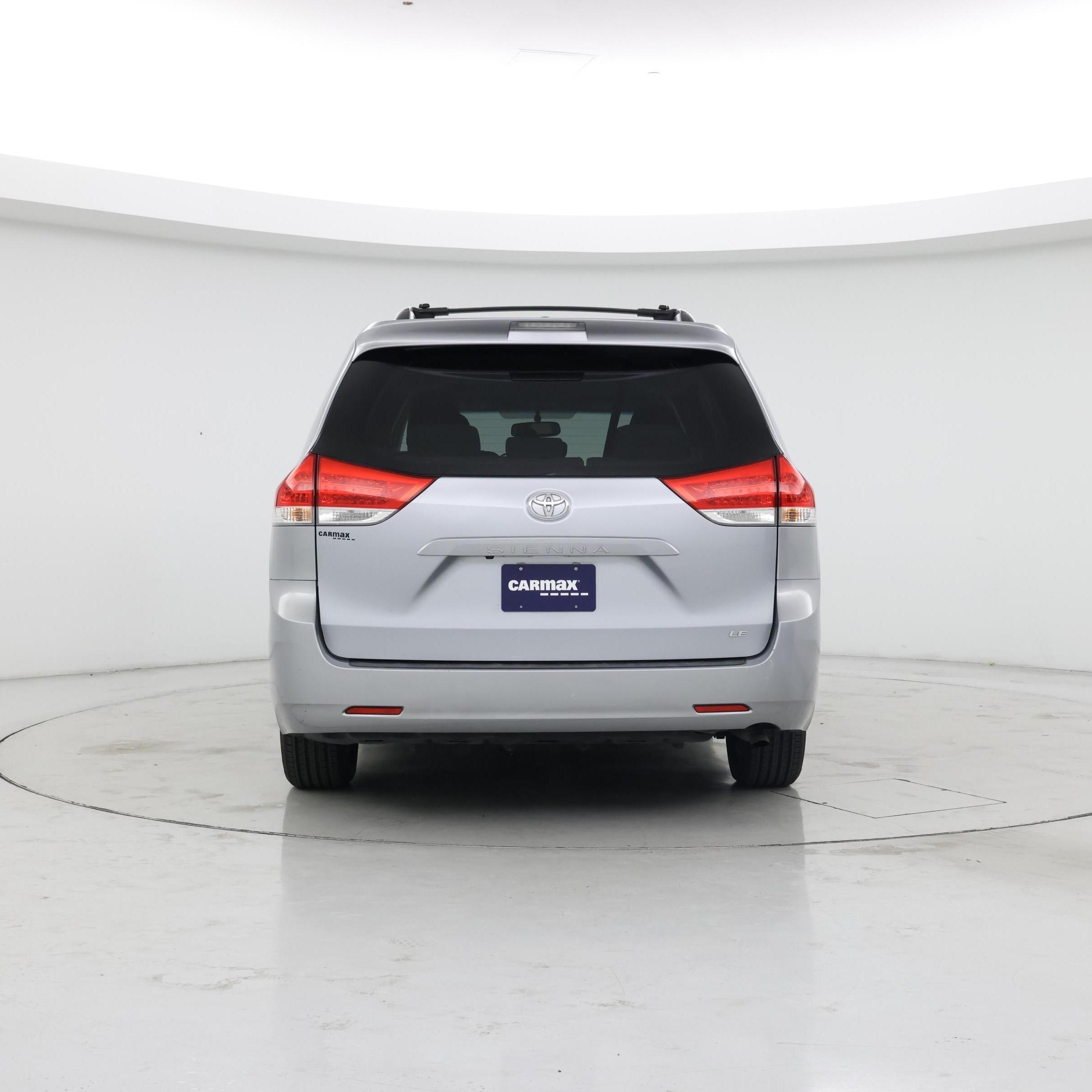 Thumbnail: 2014 Toyota Sienna - 6