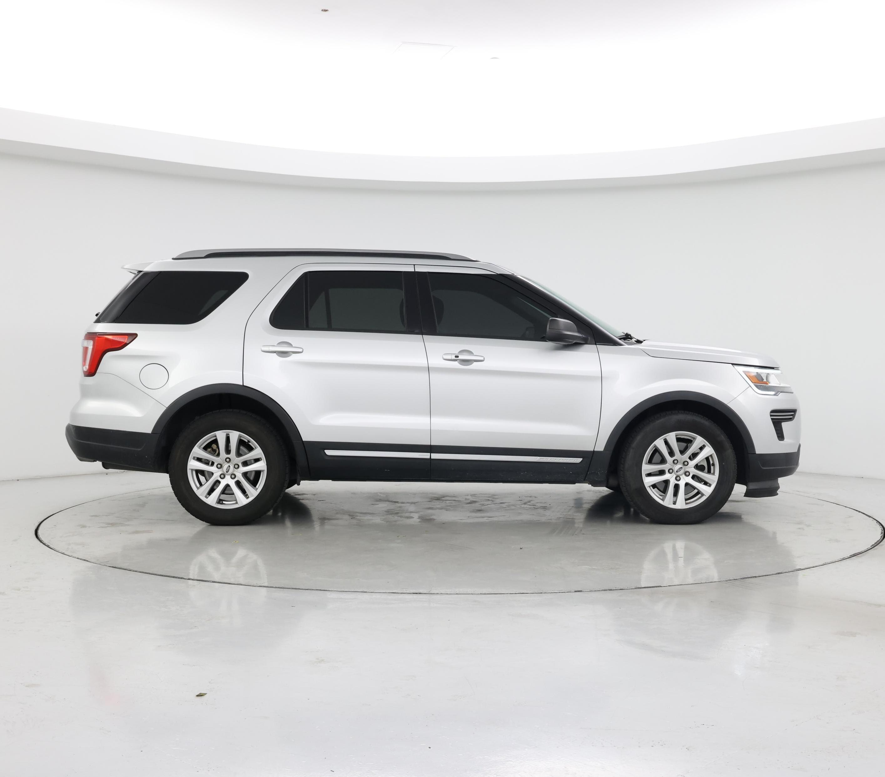 Thumbnail: 2018 Ford Explorer - 7