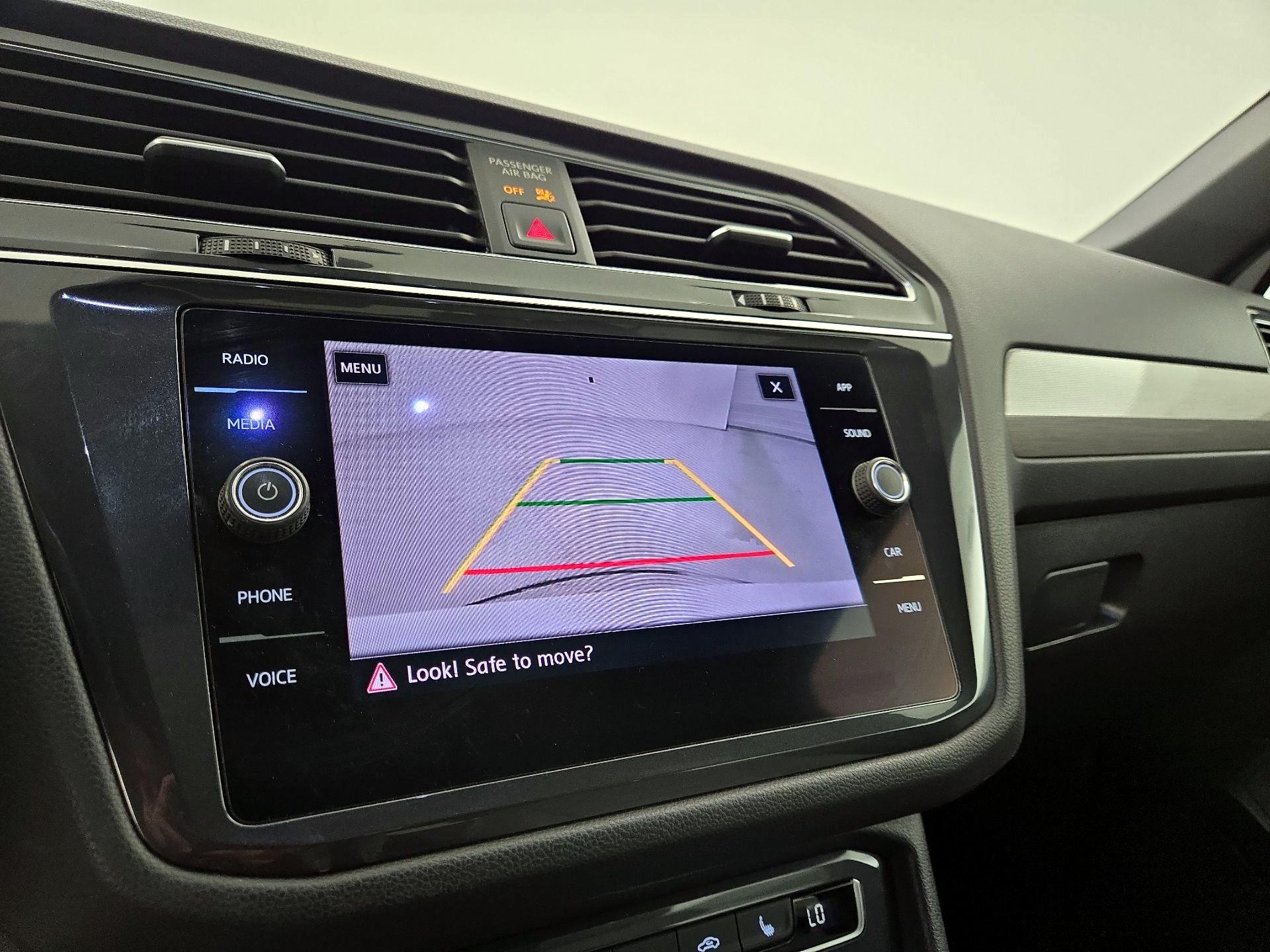 Thumbnail: 2020 Volkswagen Tiguan - 14