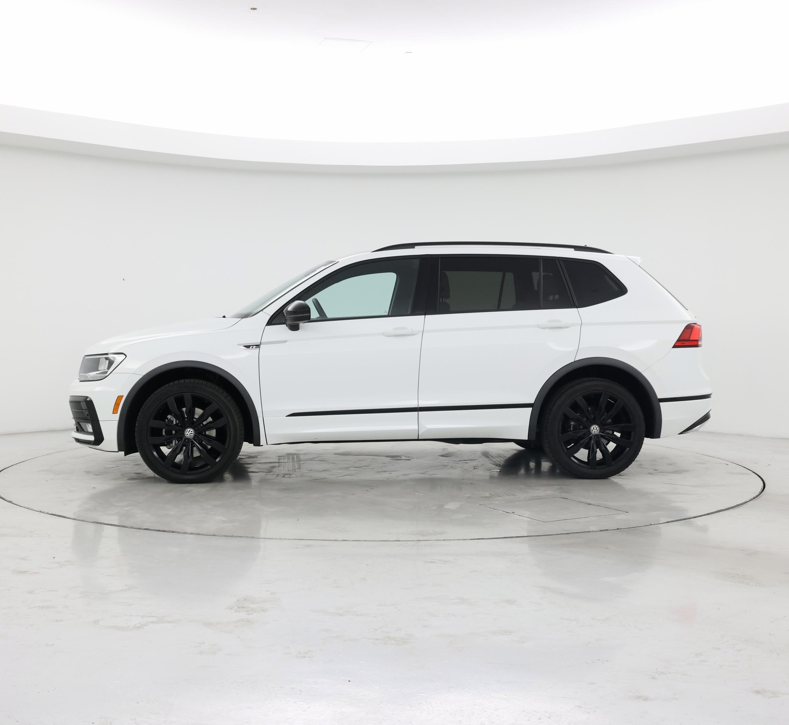 Thumbnail: 2020 Volkswagen Tiguan - 3