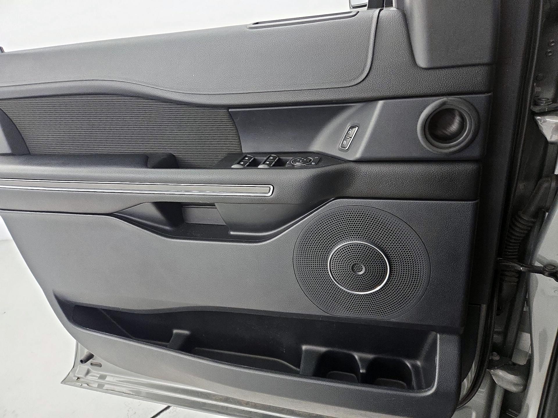 Thumbnail: 2019 Ford Expedition - 12