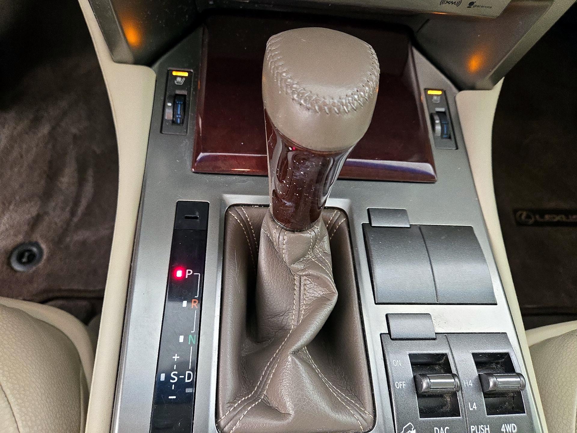 Thumbnail: 2016 Lexus GX - 18