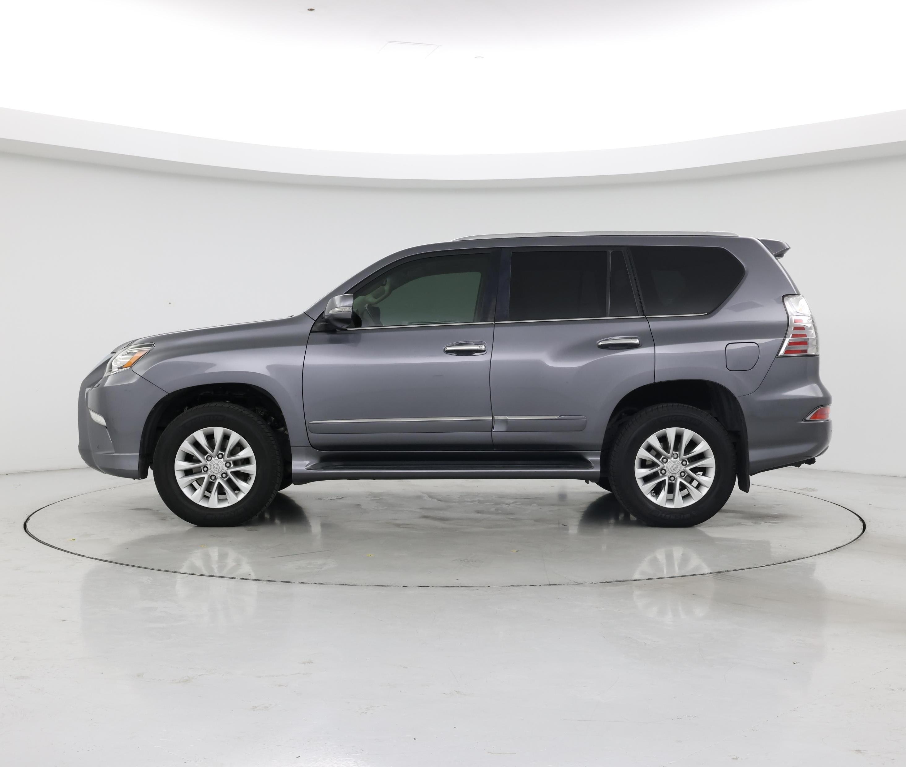 Thumbnail: 2016 Lexus GX - 3