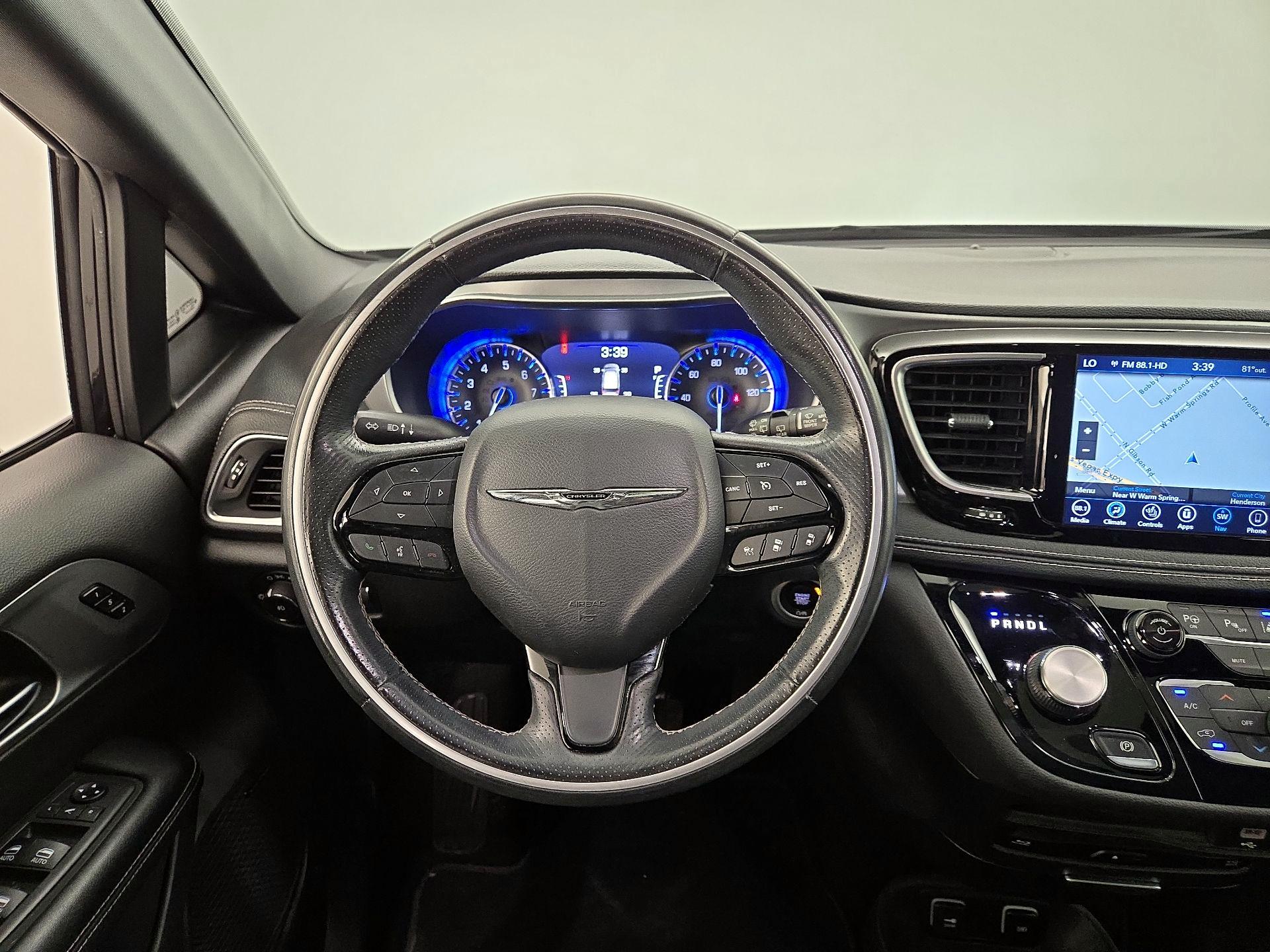 Thumbnail: 2019 Chrysler Pacifica - 10