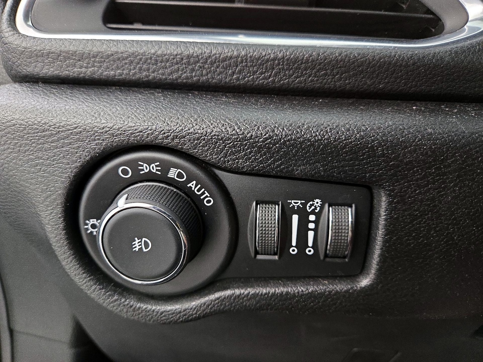 2019 Chrysler Pacifica Limited - Photo 14