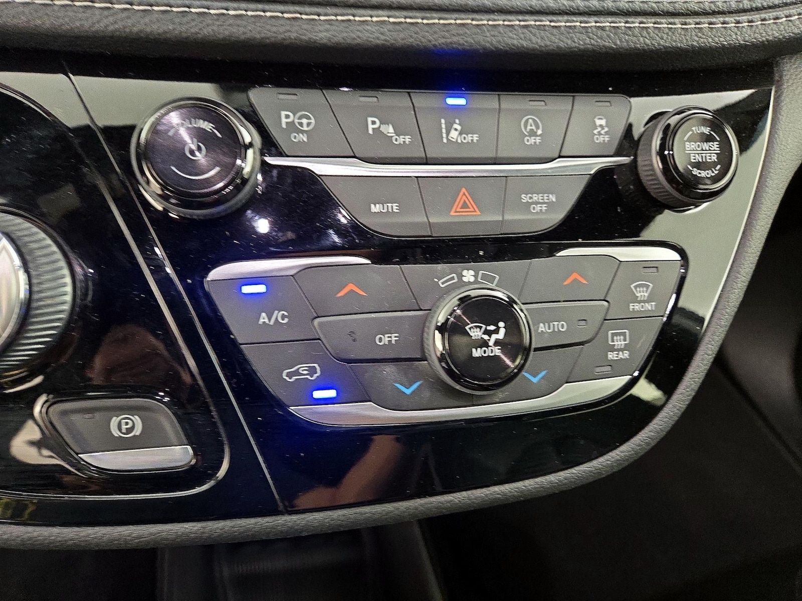 2019 Chrysler Pacifica Limited - Photo 18