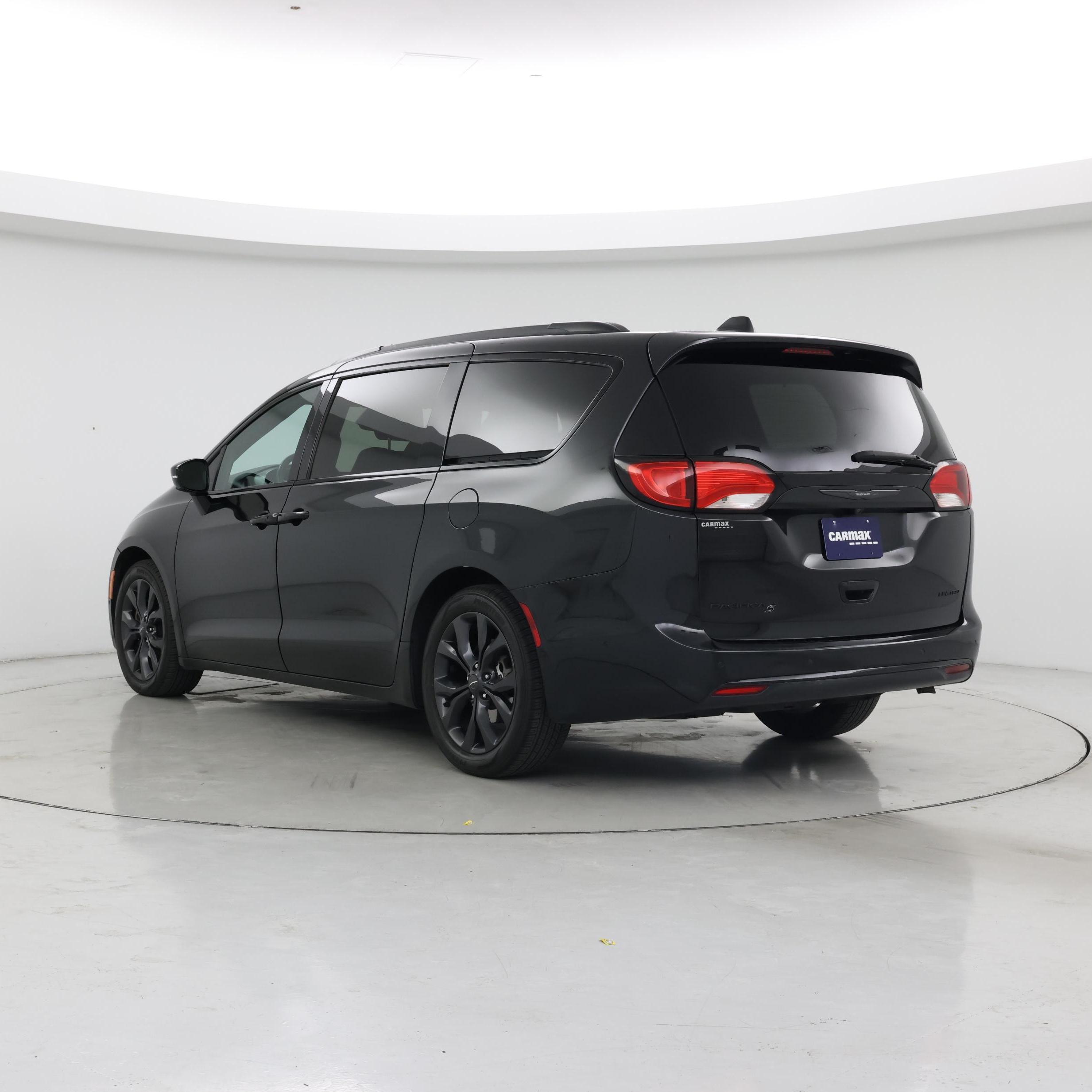 Thumbnail: 2019 Chrysler Pacifica - 2