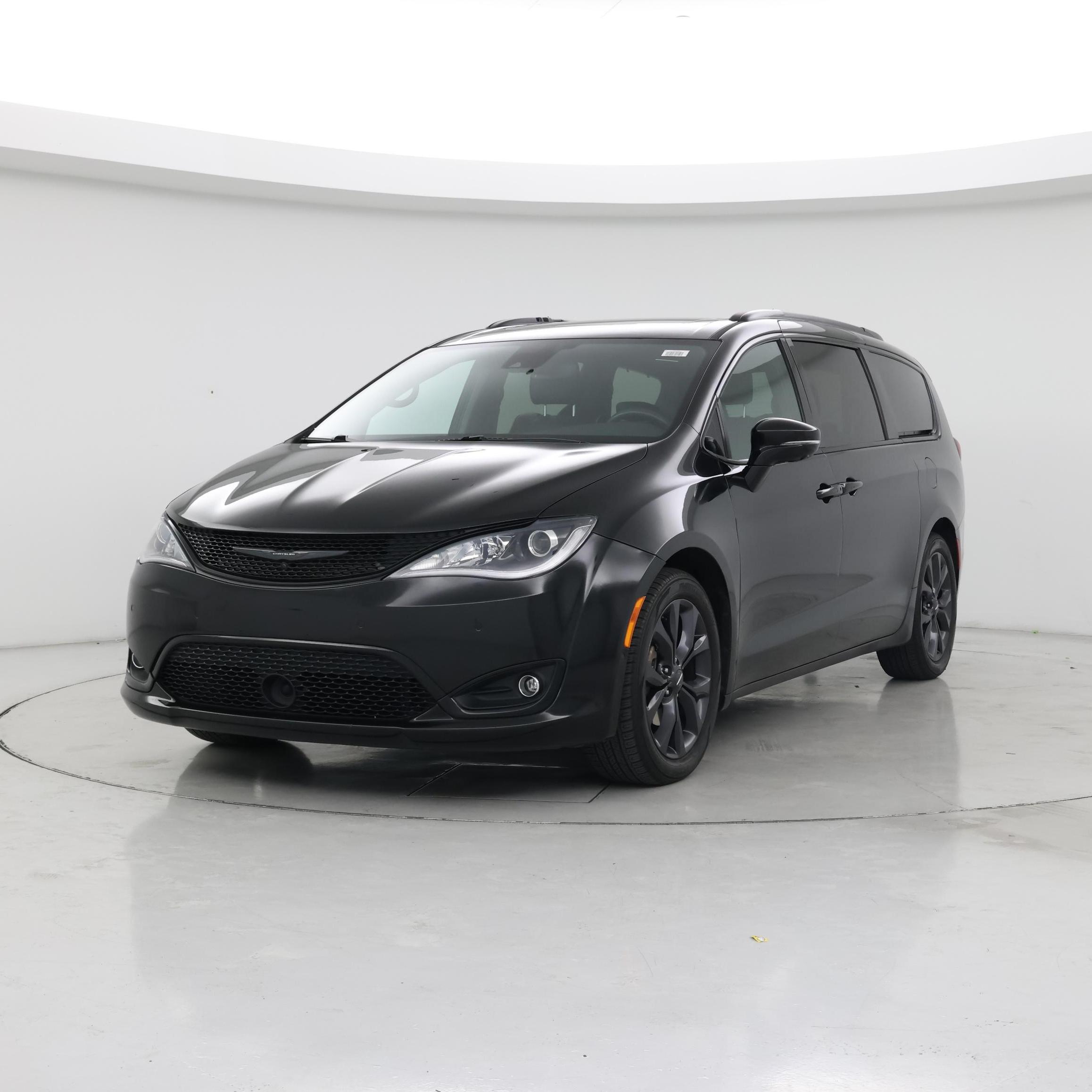 Thumbnail: 2019 Chrysler Pacifica - 4