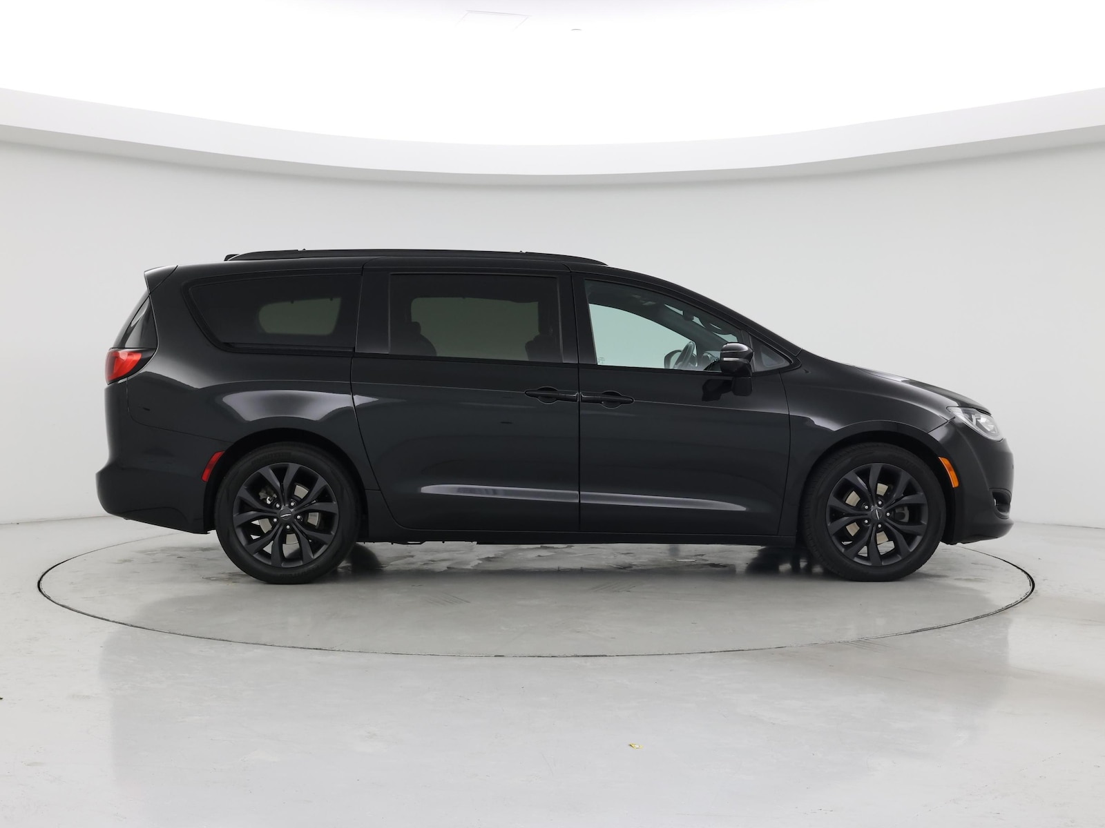 2019 Chrysler Pacifica Limited - Photo 8
