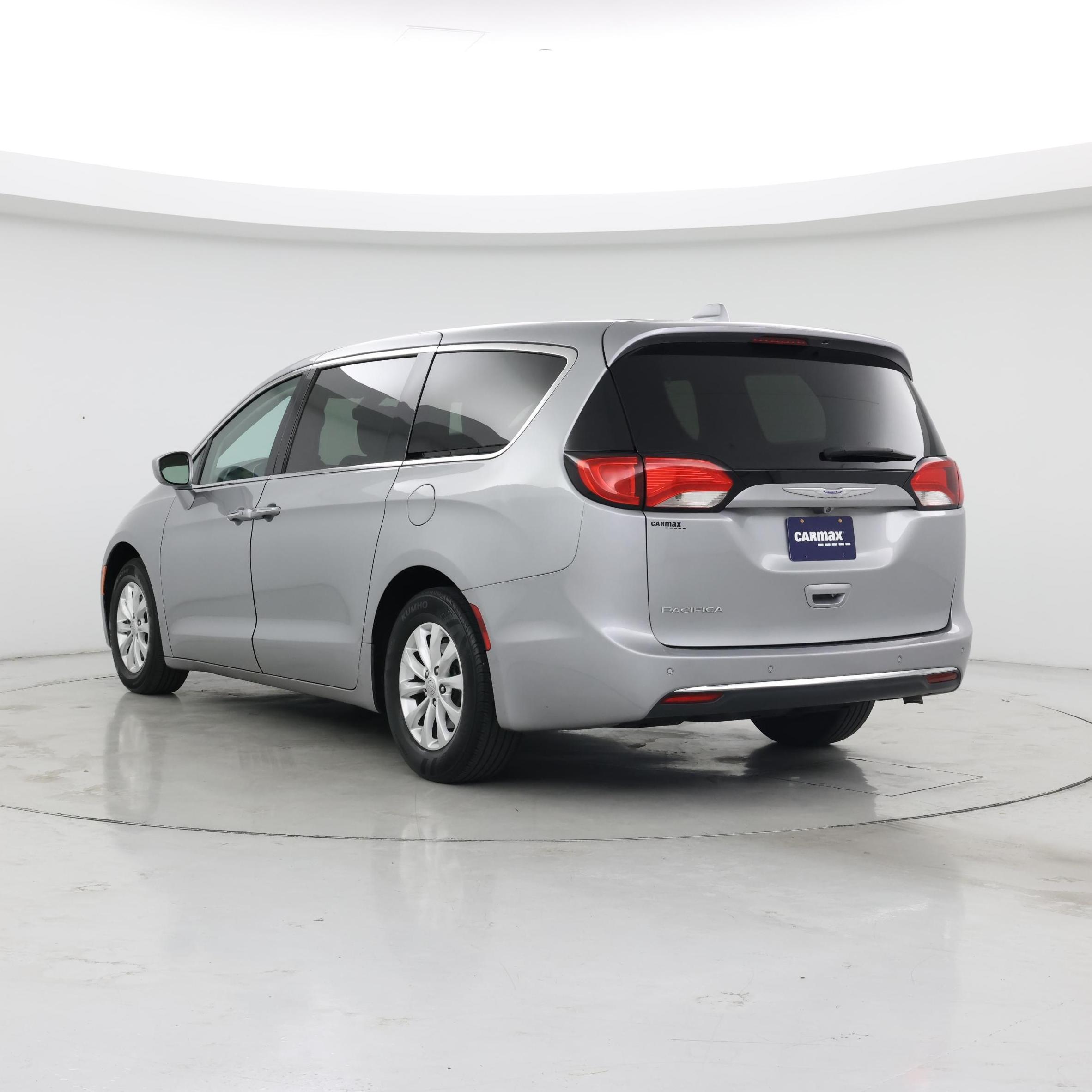 Thumbnail: 2018 Chrysler Pacifica - 2