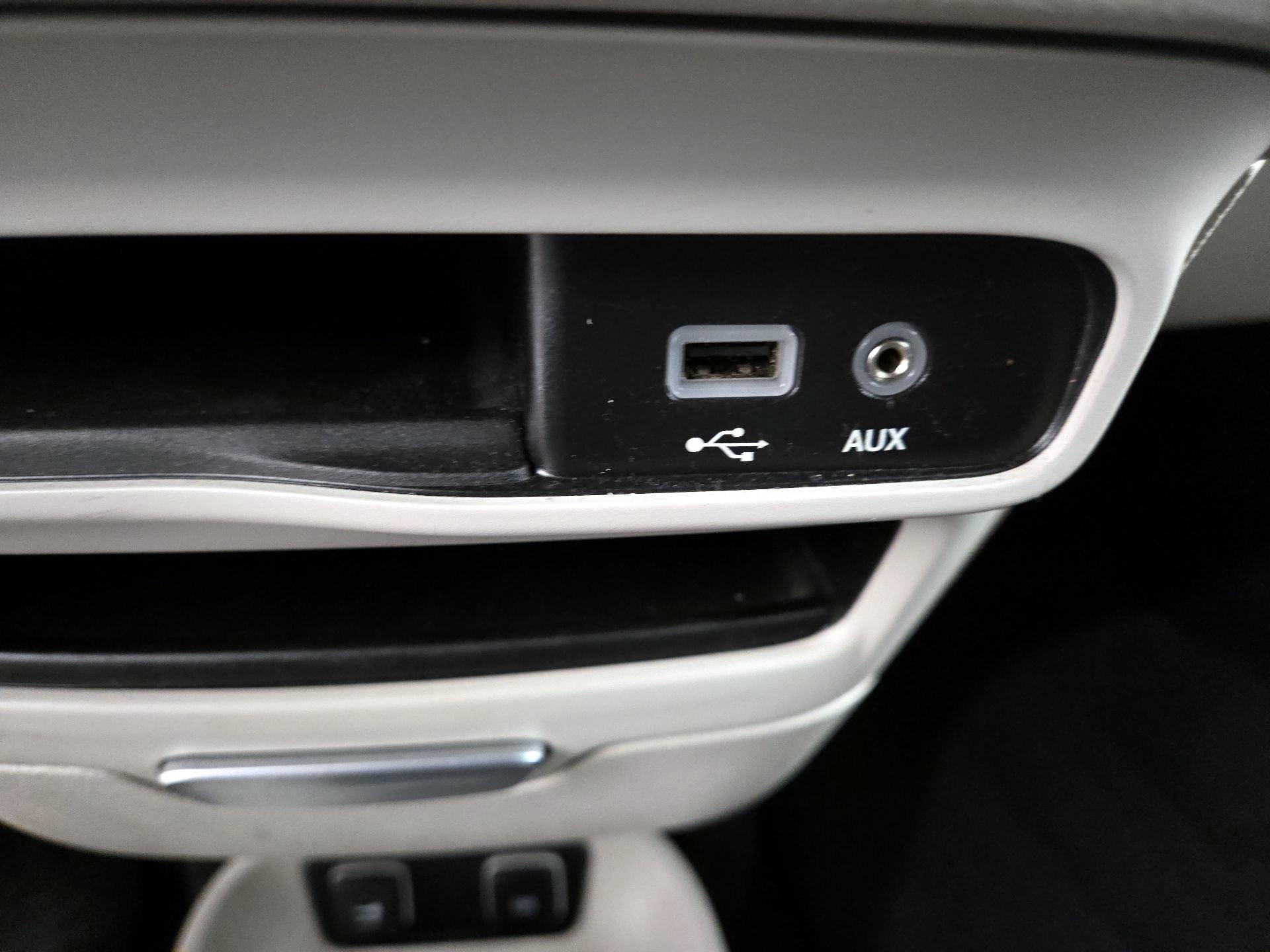 Thumbnail: 2018 Chrysler Pacifica - 19