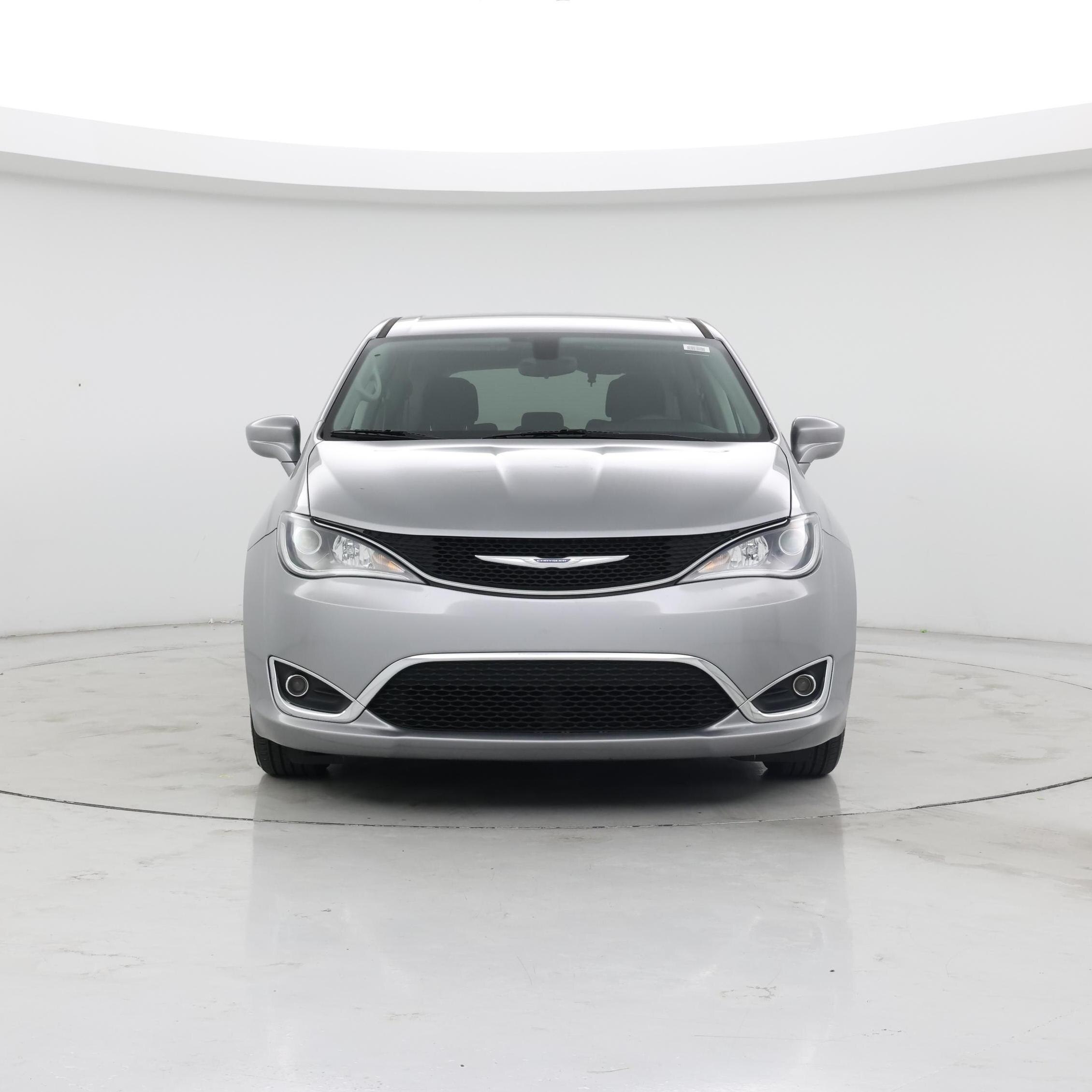 Thumbnail: 2018 Chrysler Pacifica - 5