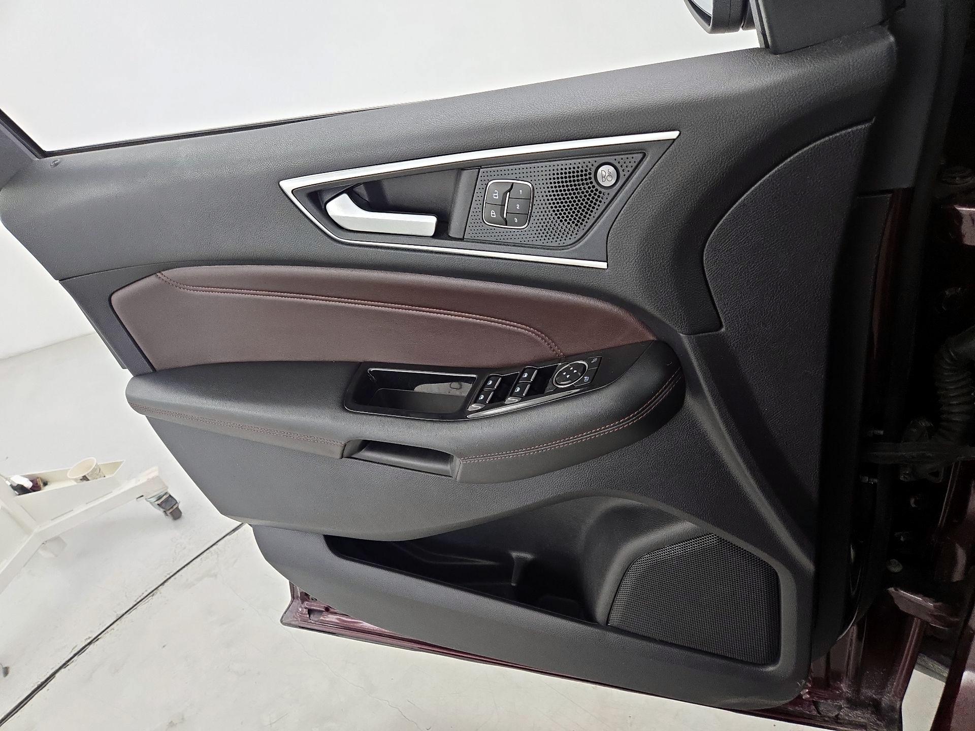 Thumbnail: 2020 Ford Edge - 12