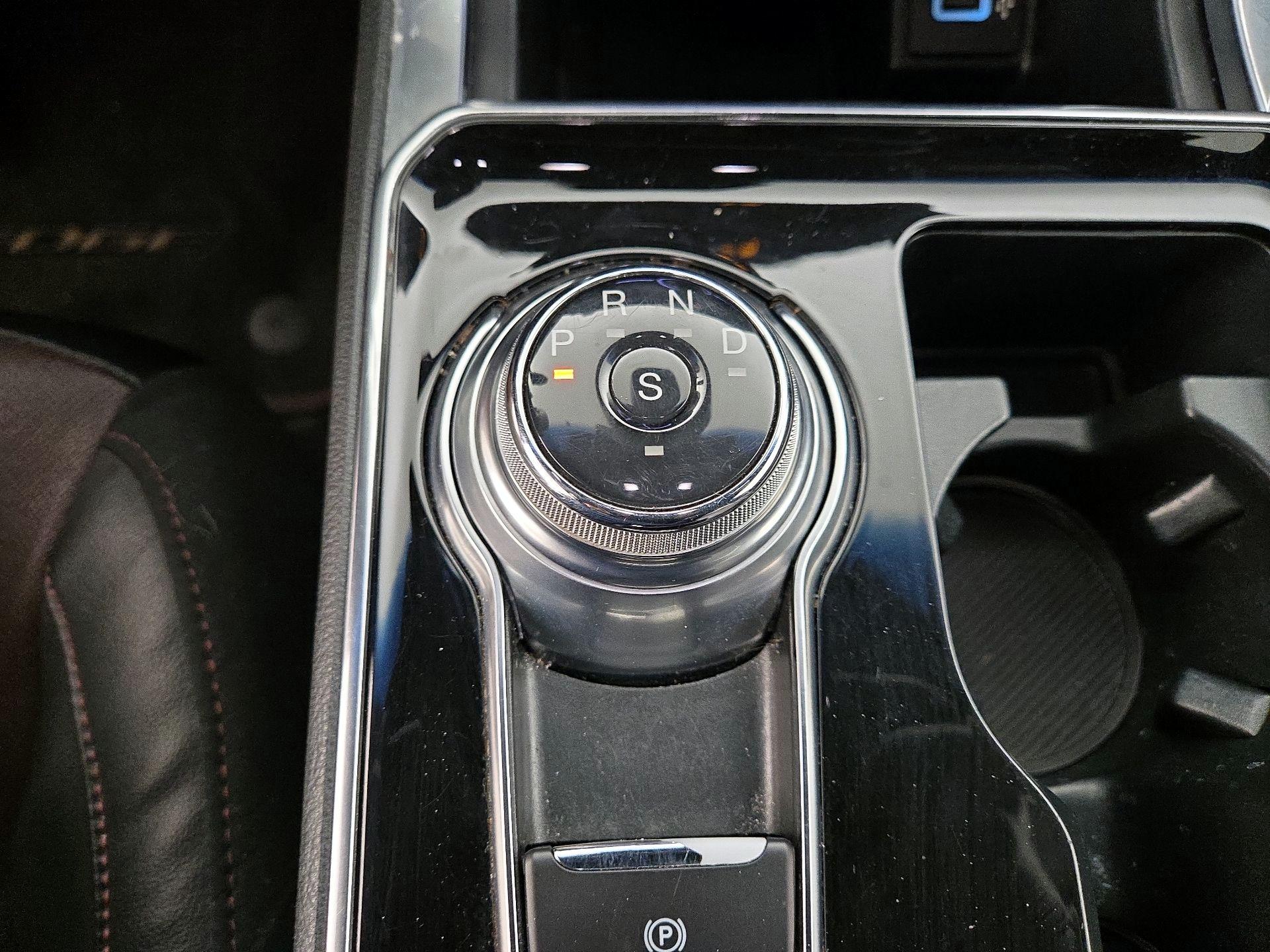 Thumbnail: 2020 Ford Edge - 18