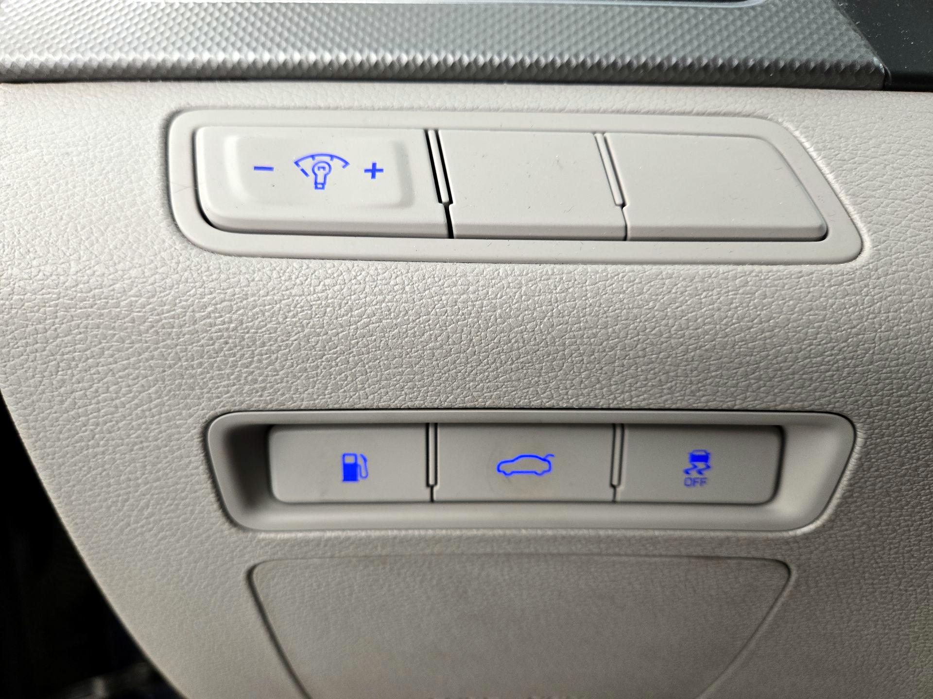 Thumbnail: 2015 Hyundai Sonata - 13