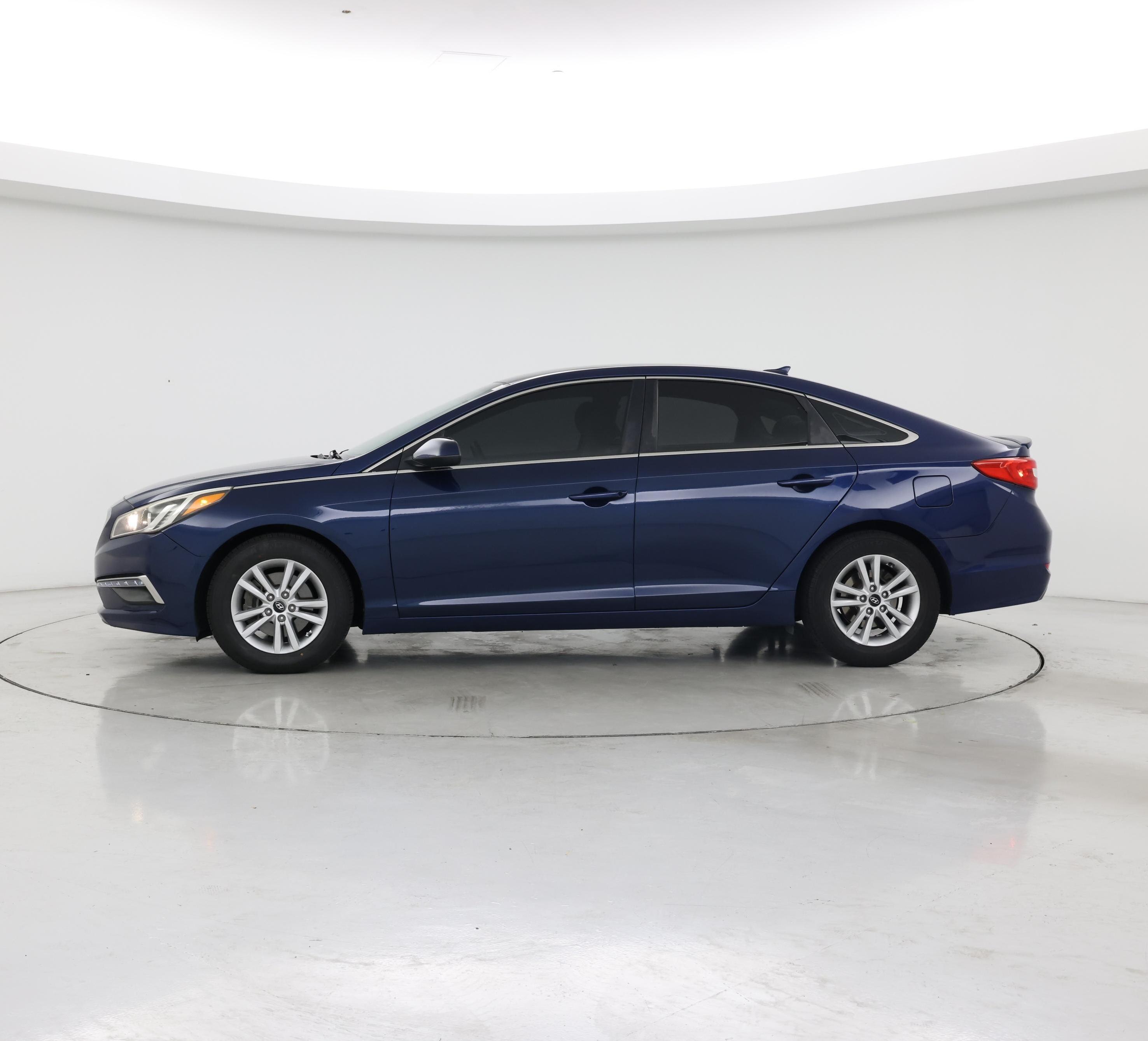 Thumbnail: 2015 Hyundai Sonata - 3