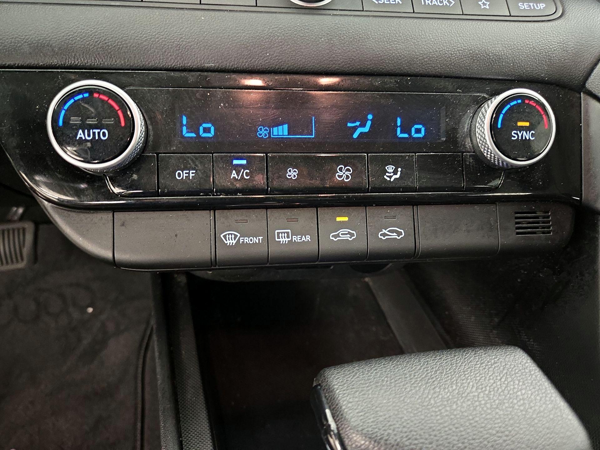 Thumbnail: 2024 Hyundai Elantra - 17