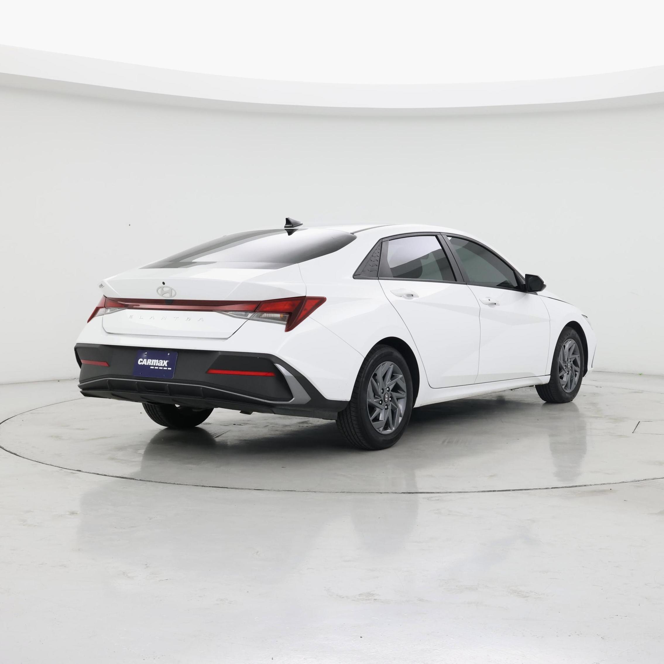 Thumbnail: 2024 Hyundai Elantra - 8