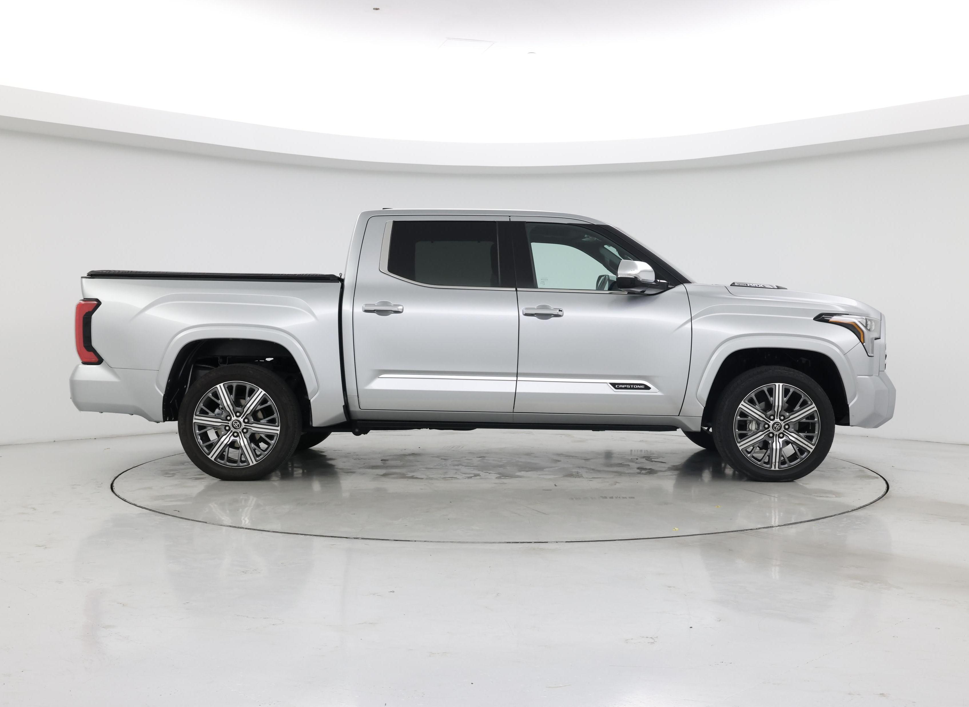 Thumbnail: 2022 Toyota Tundra - 7