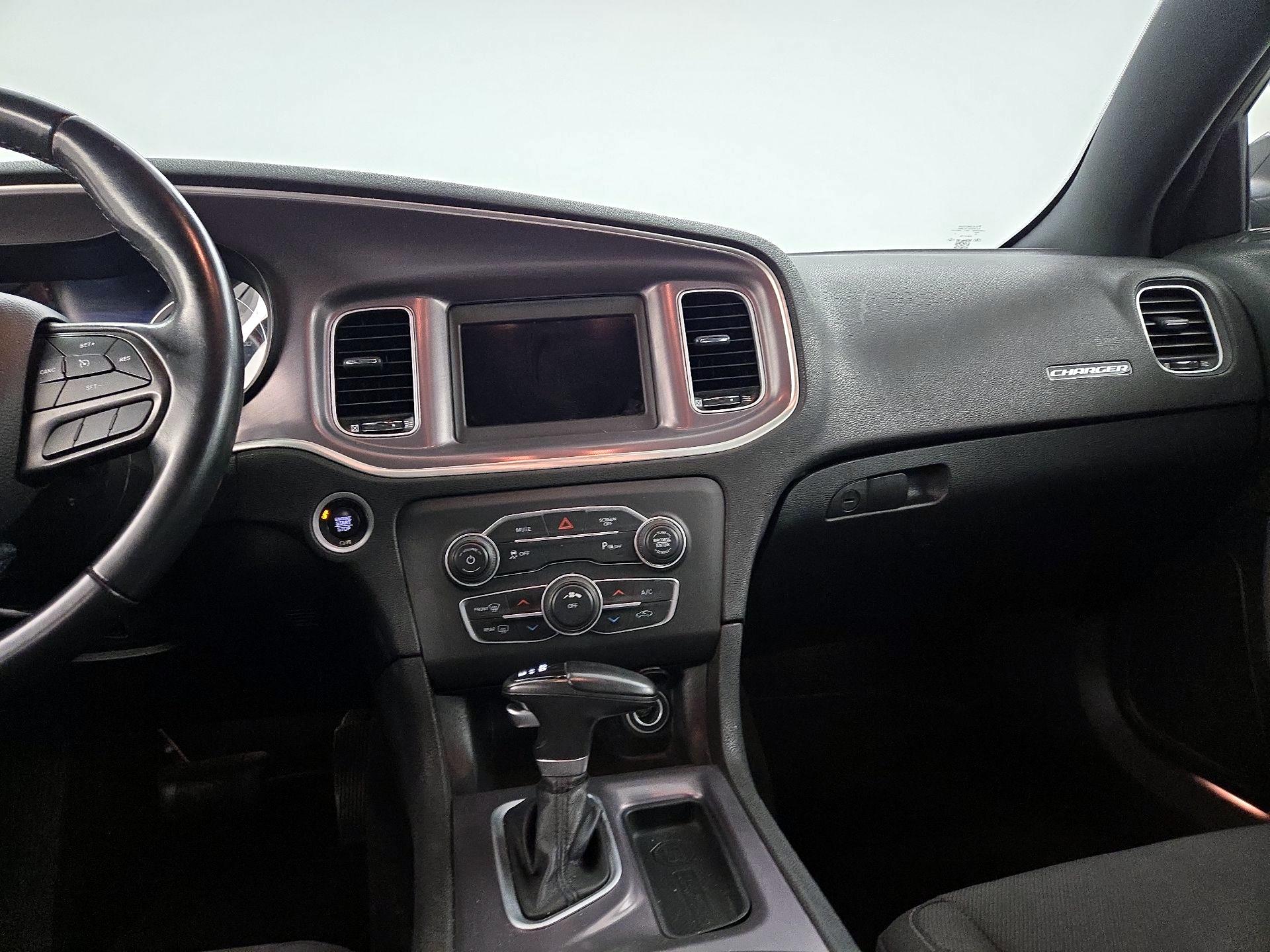 Thumbnail: 2022 Dodge Charger - 9