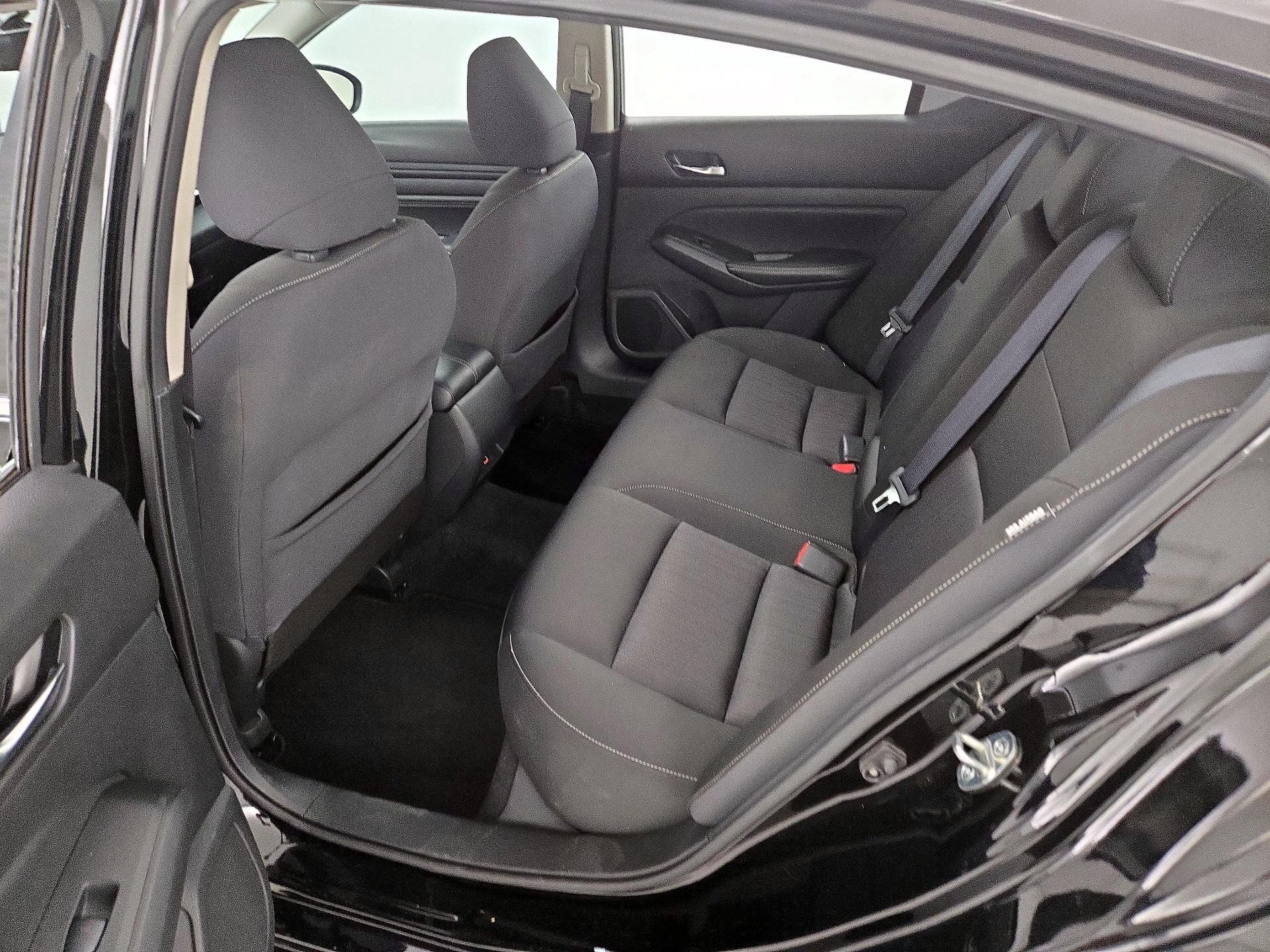 Thumbnail: 2019 Nissan Altima - 19