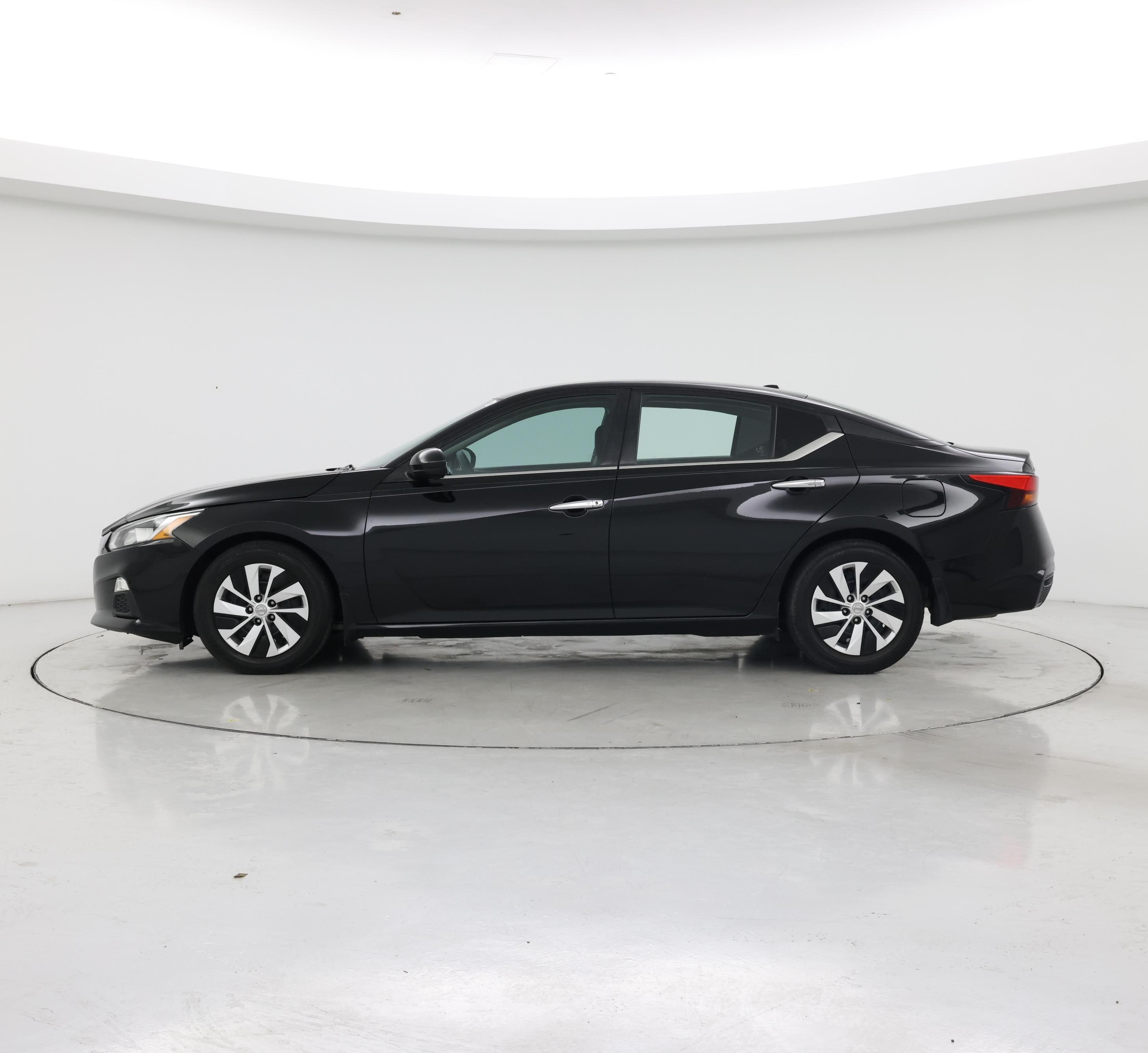 Thumbnail: 2019 Nissan Altima - 3