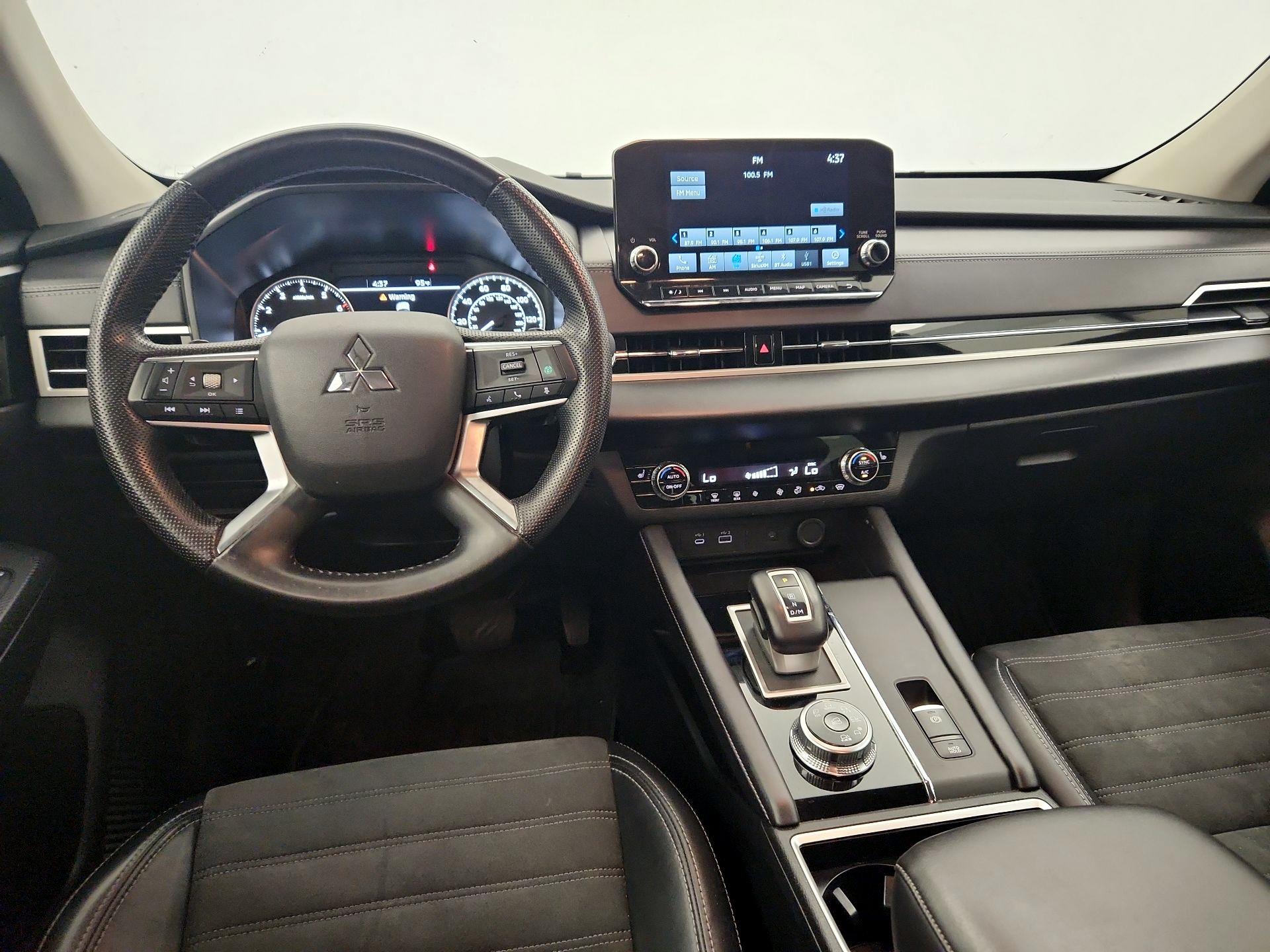 Thumbnail: 2024 Mitsubishi Outlander - 9