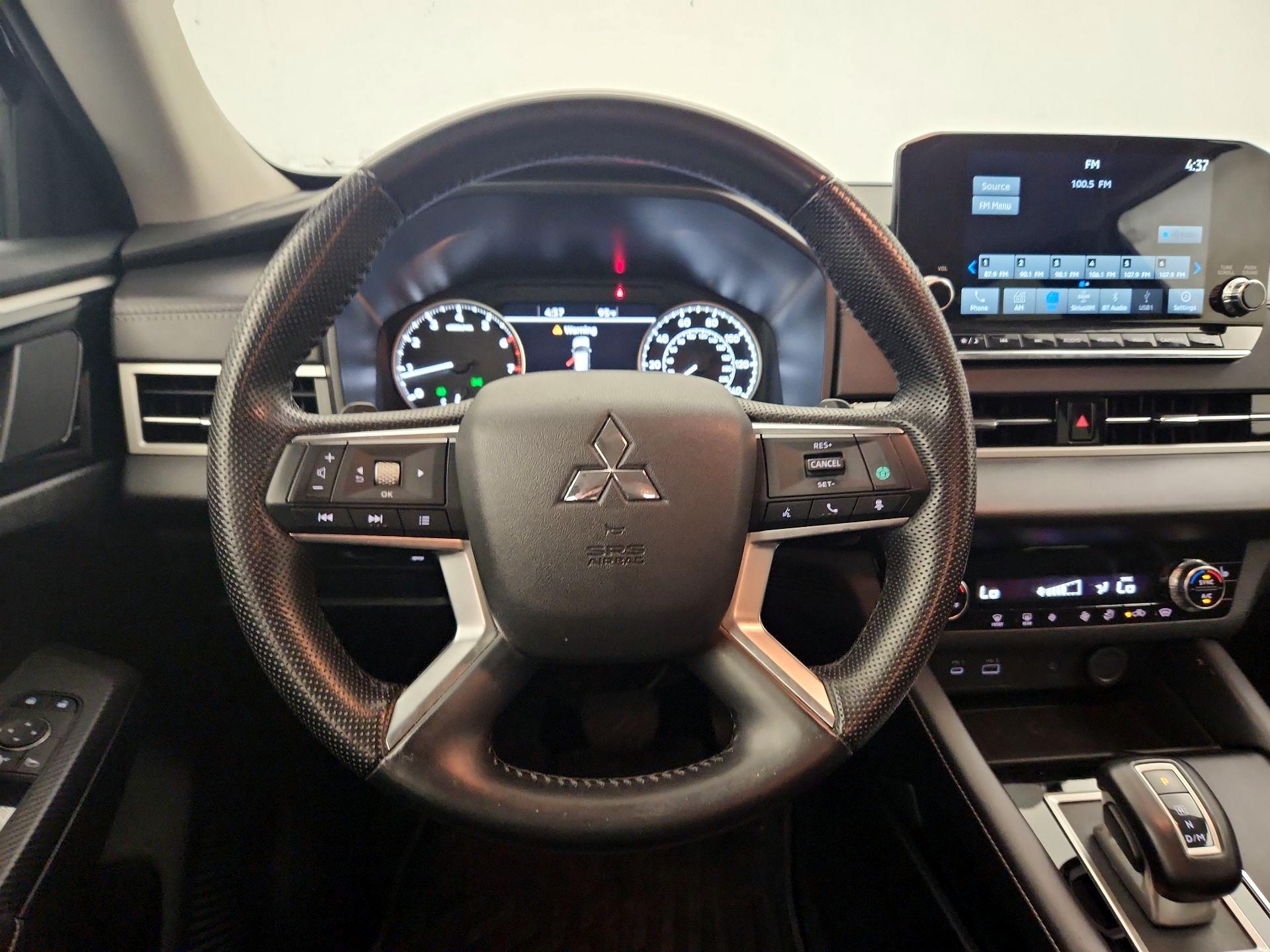 Thumbnail: 2024 Mitsubishi Outlander - 10