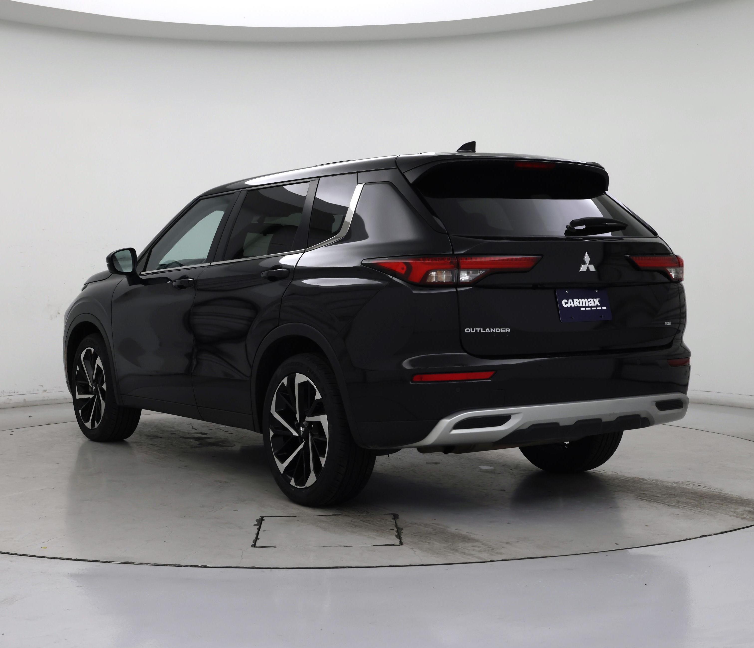 Thumbnail: 2024 Mitsubishi Outlander - 2