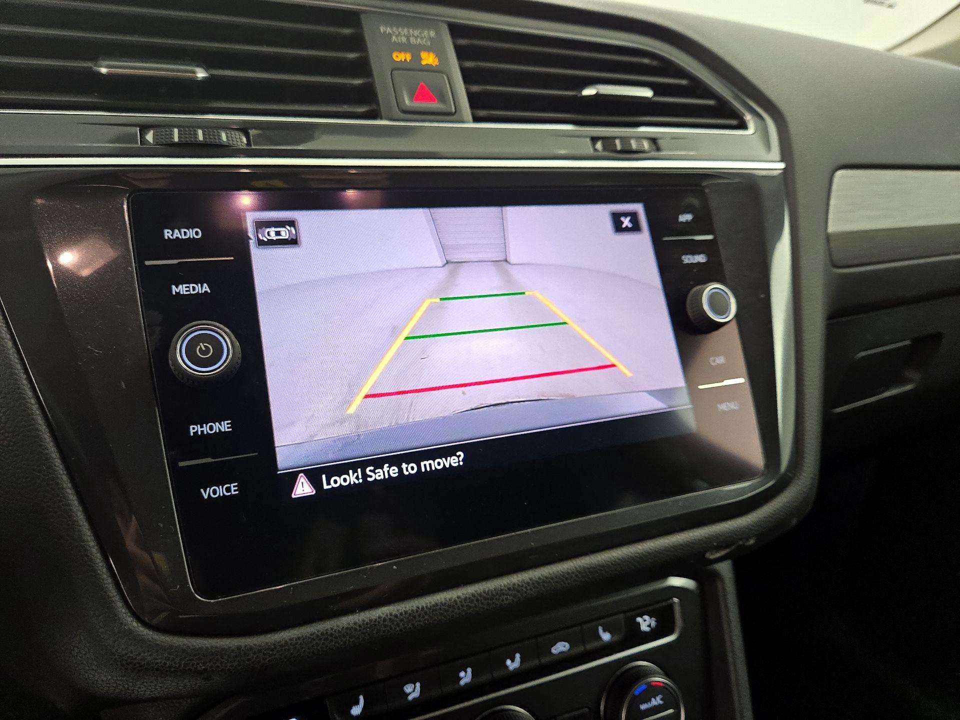 Thumbnail: 2021 Volkswagen Tiguan - 14