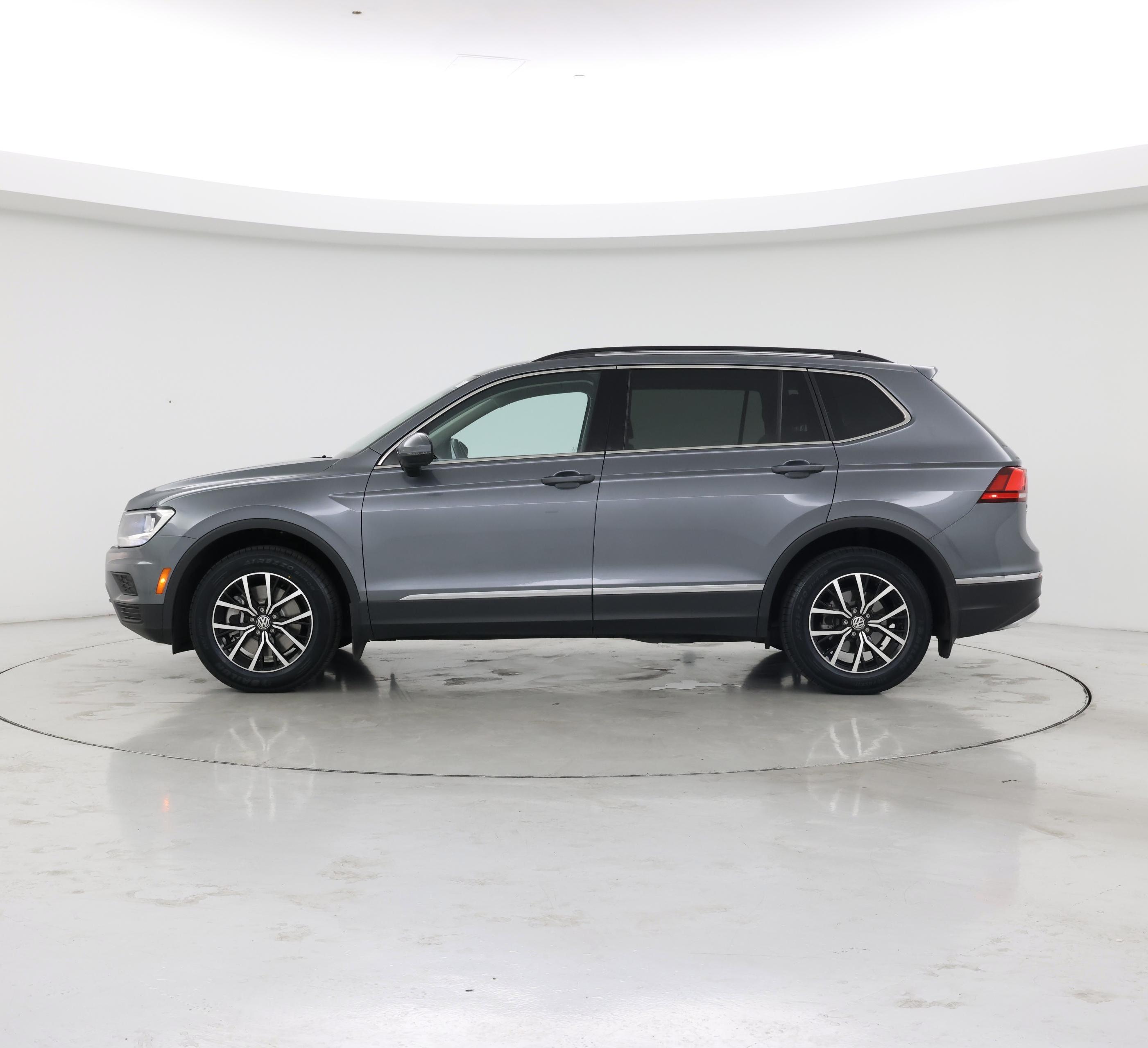 Thumbnail: 2021 Volkswagen Tiguan - 3