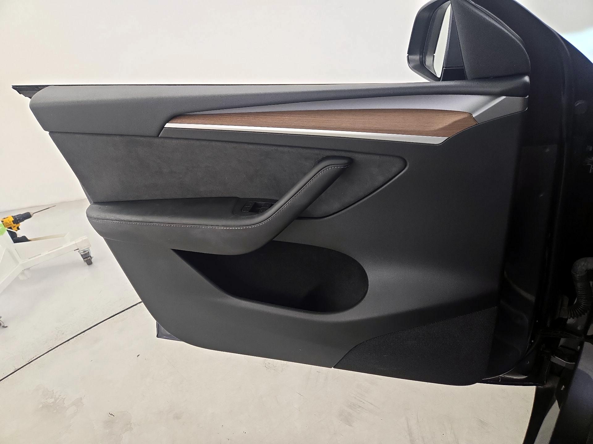 Thumbnail: 2023 Tesla Model Y - 12