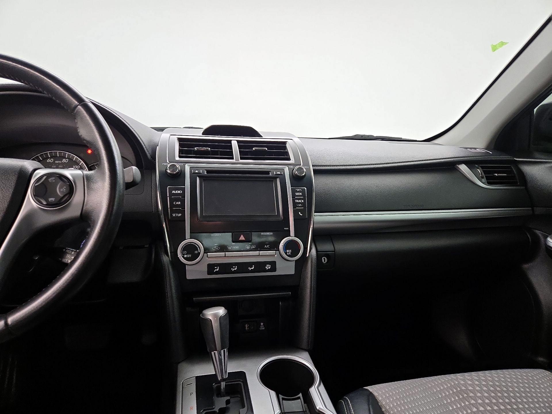 Thumbnail: 2014 Toyota Camry - 9