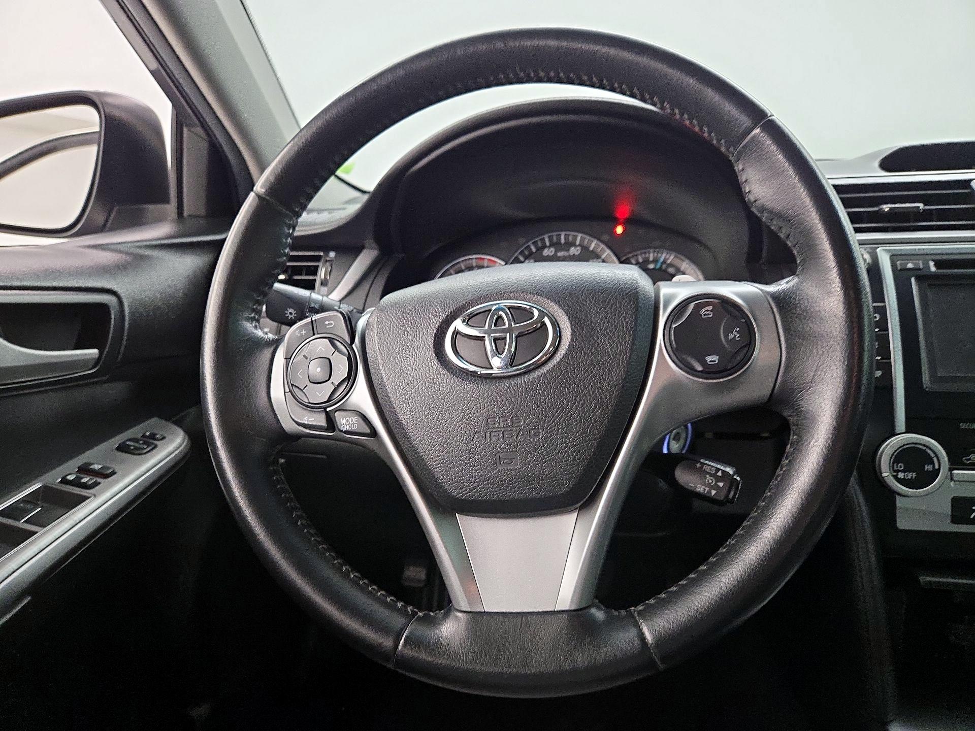 Thumbnail: 2014 Toyota Camry - 10