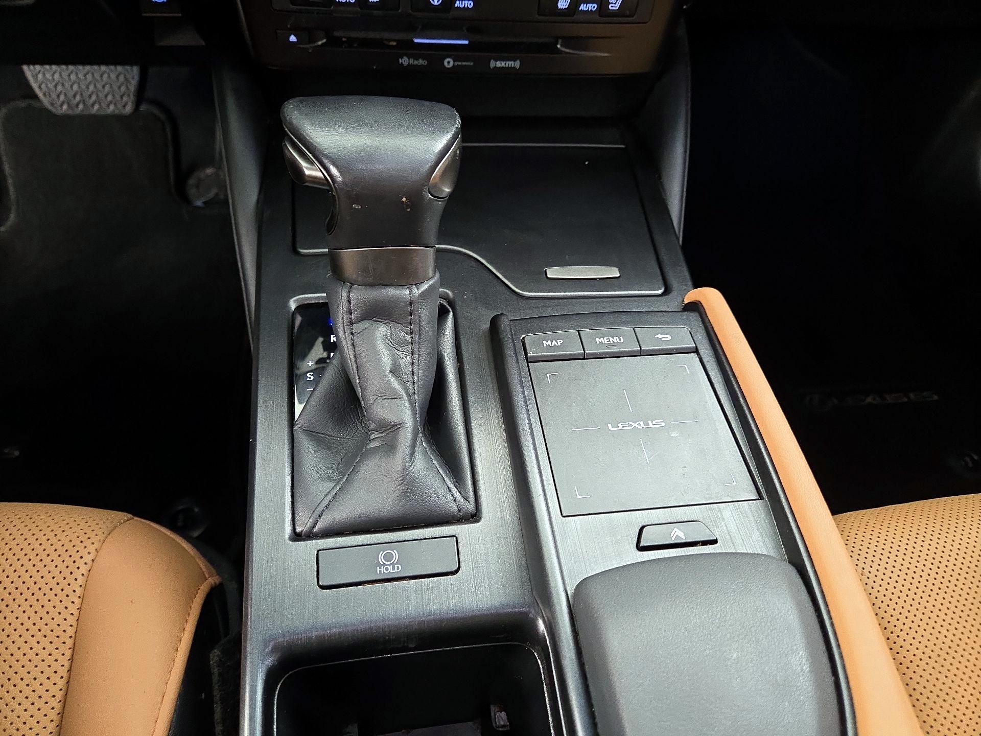 Thumbnail: 2022 Lexus ES - 18