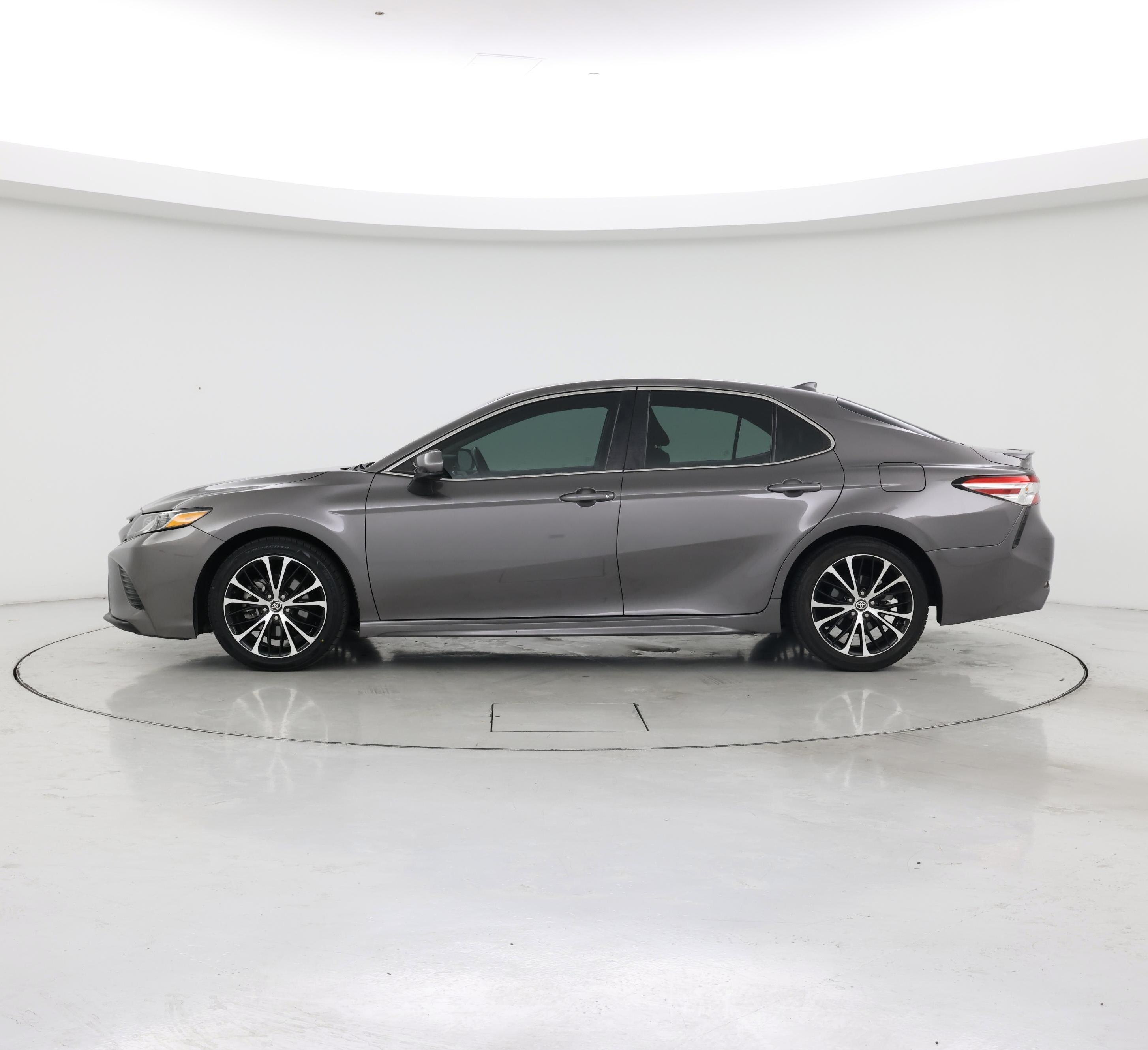 Thumbnail: 2020 Toyota Camry - 3
