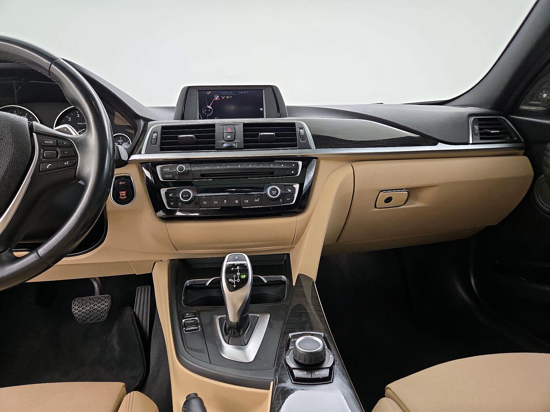 Thumbnail: 2017 BMW 3 Series - 9