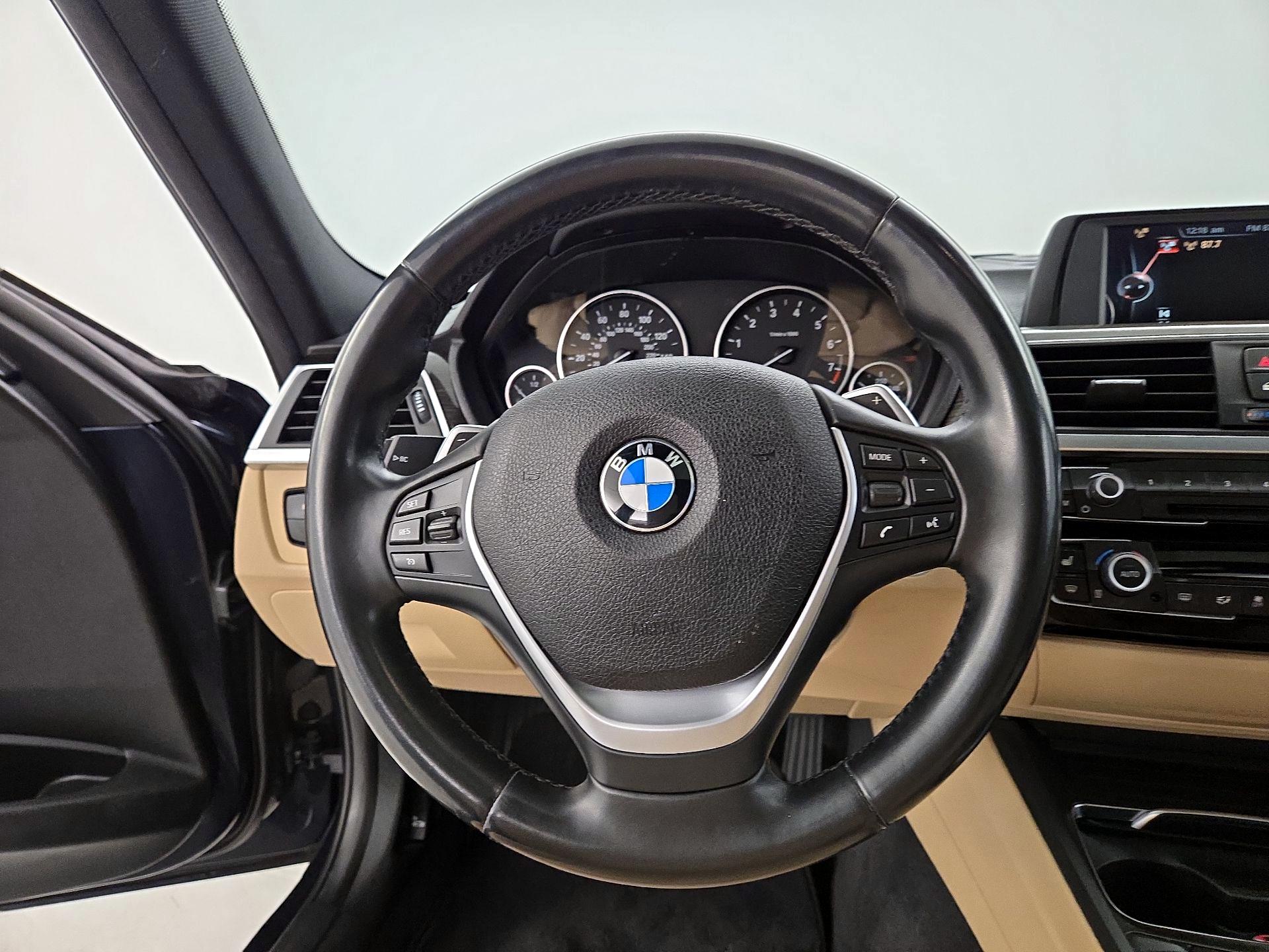 Thumbnail: 2017 BMW 3 Series - 10