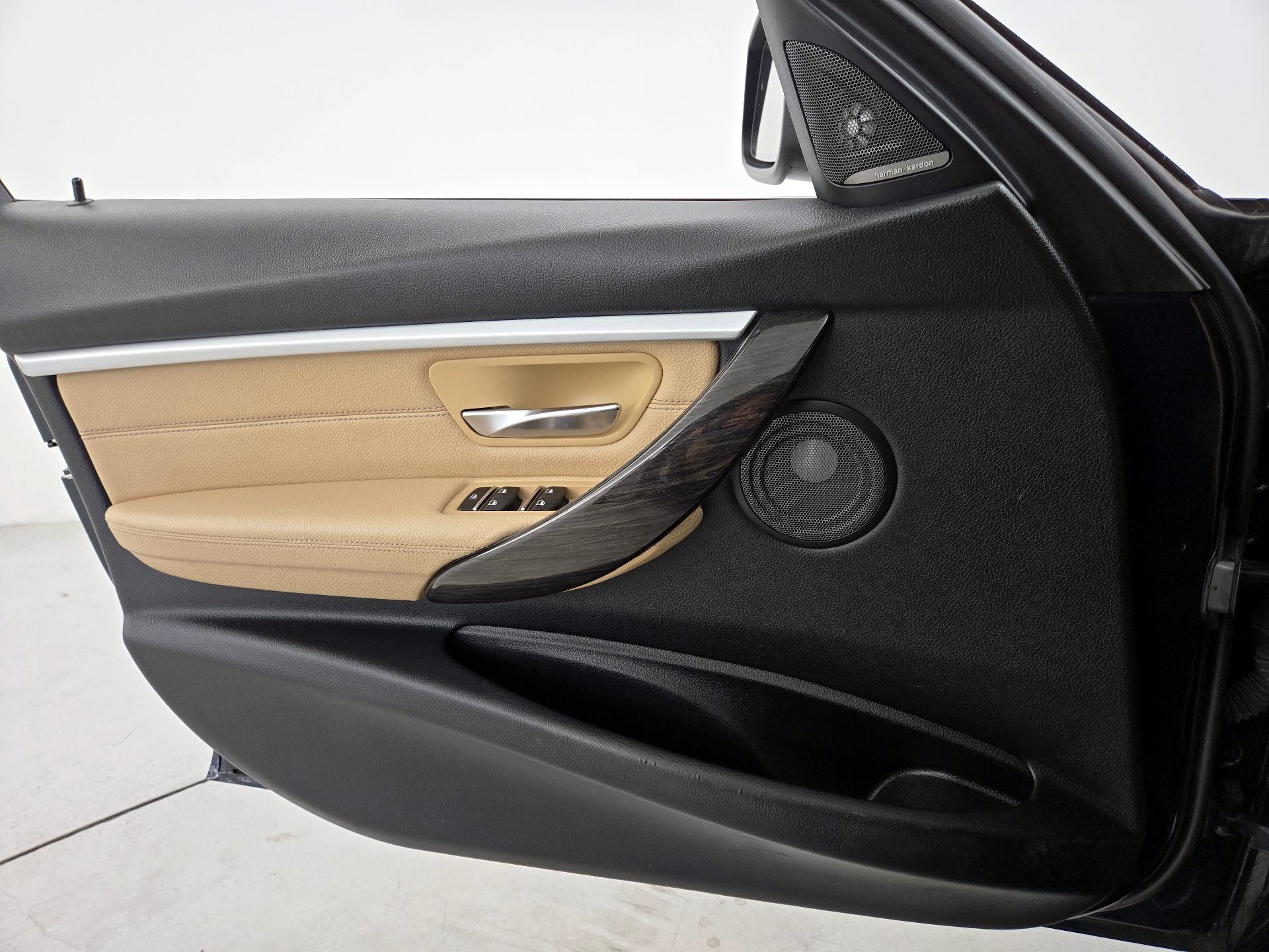 Thumbnail: 2017 BMW 3 Series - 12