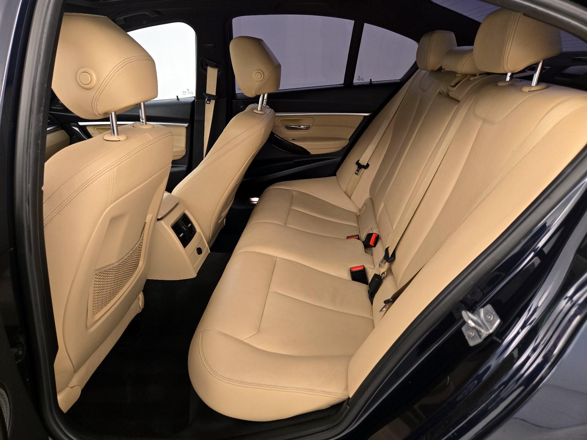 Thumbnail: 2017 BMW 3 Series - 19