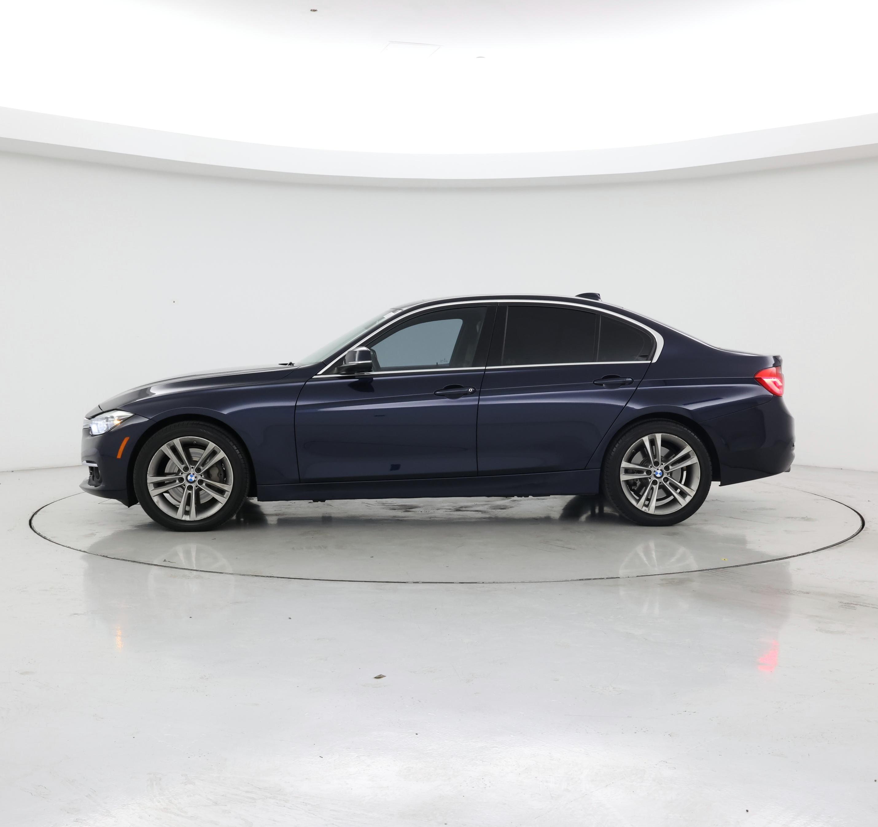 Thumbnail: 2017 BMW 3 Series - 3