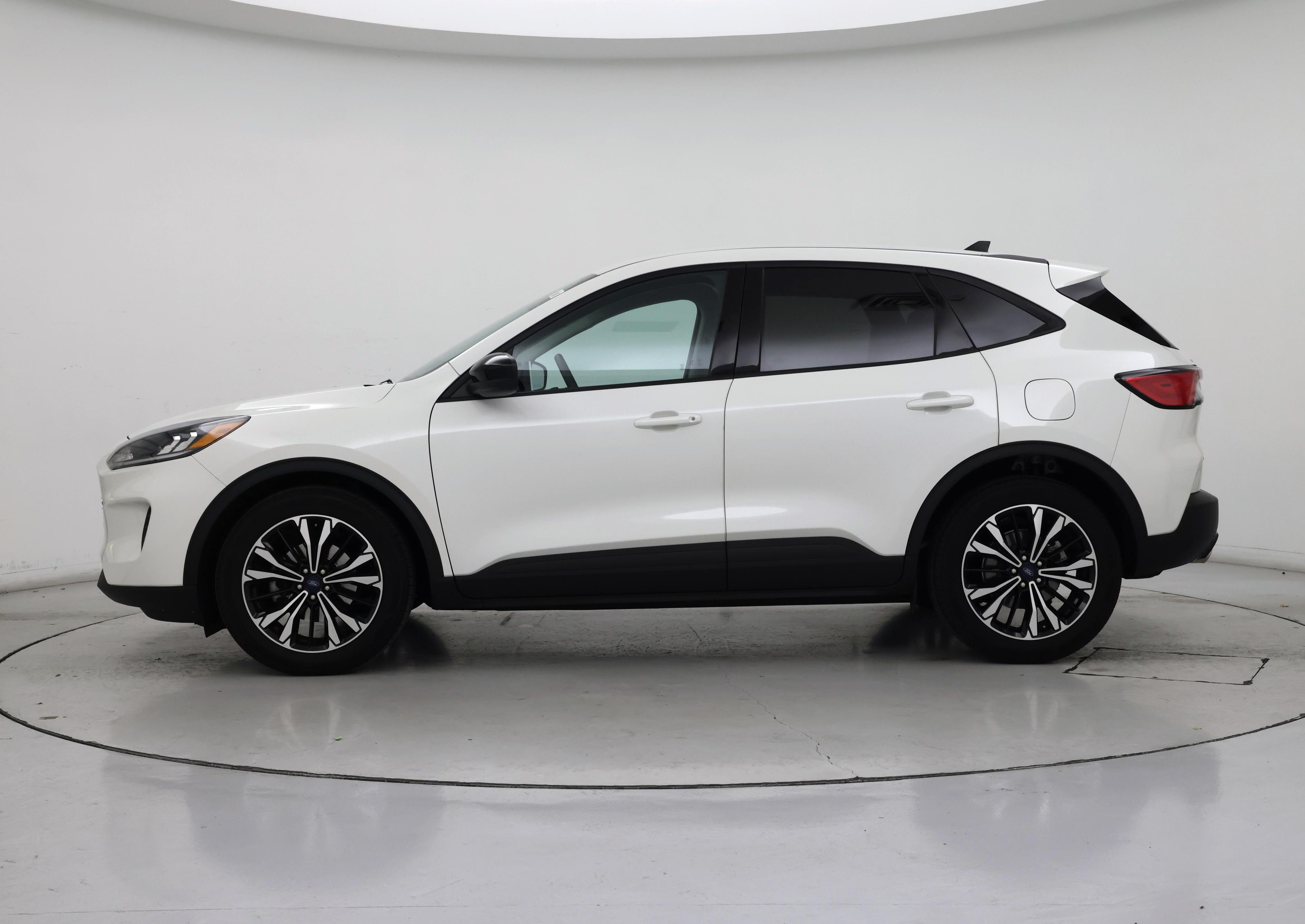 Thumbnail: 2022 Ford Escape - 3
