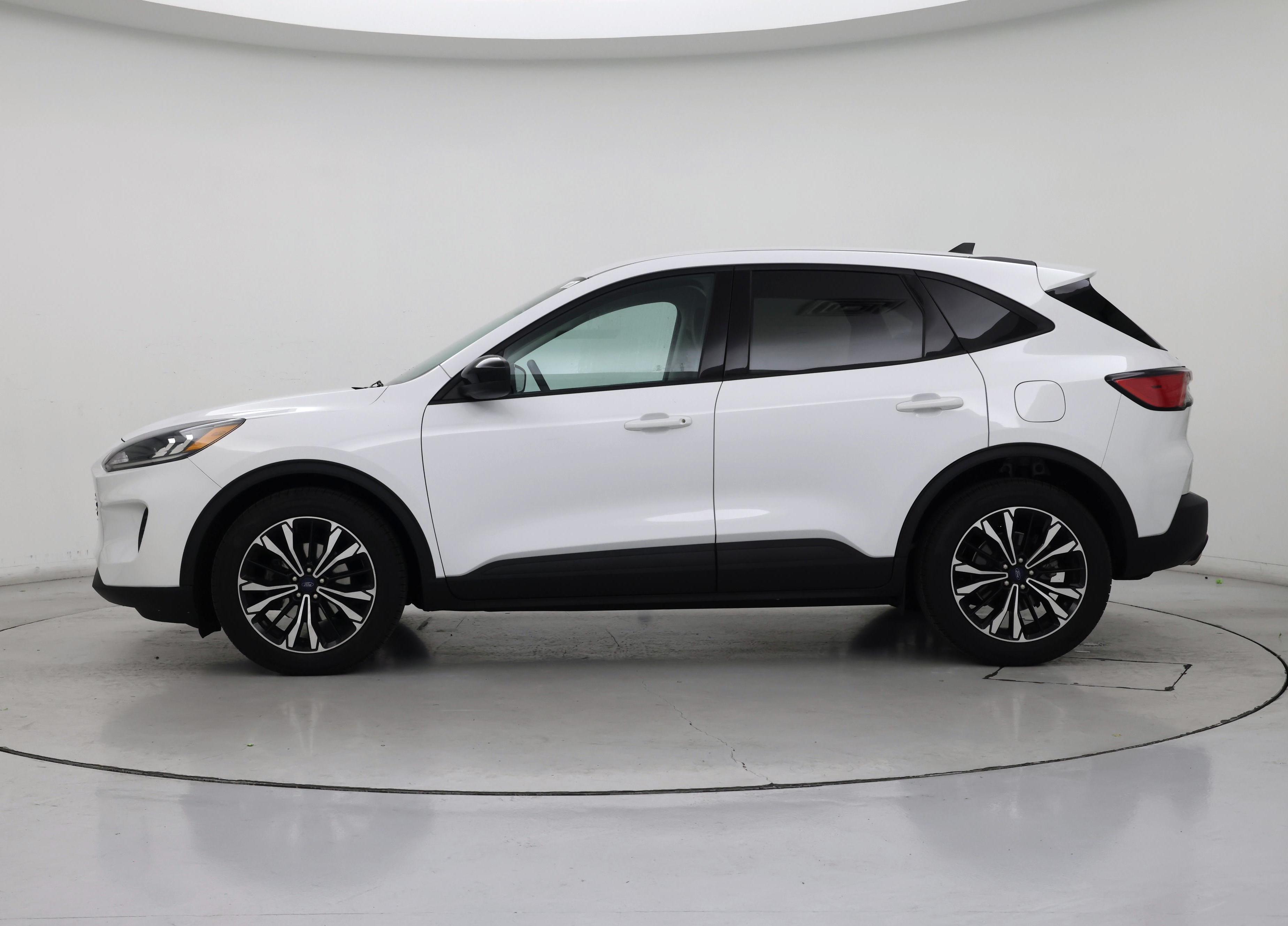 Thumbnail: 2022 Ford Escape - 3