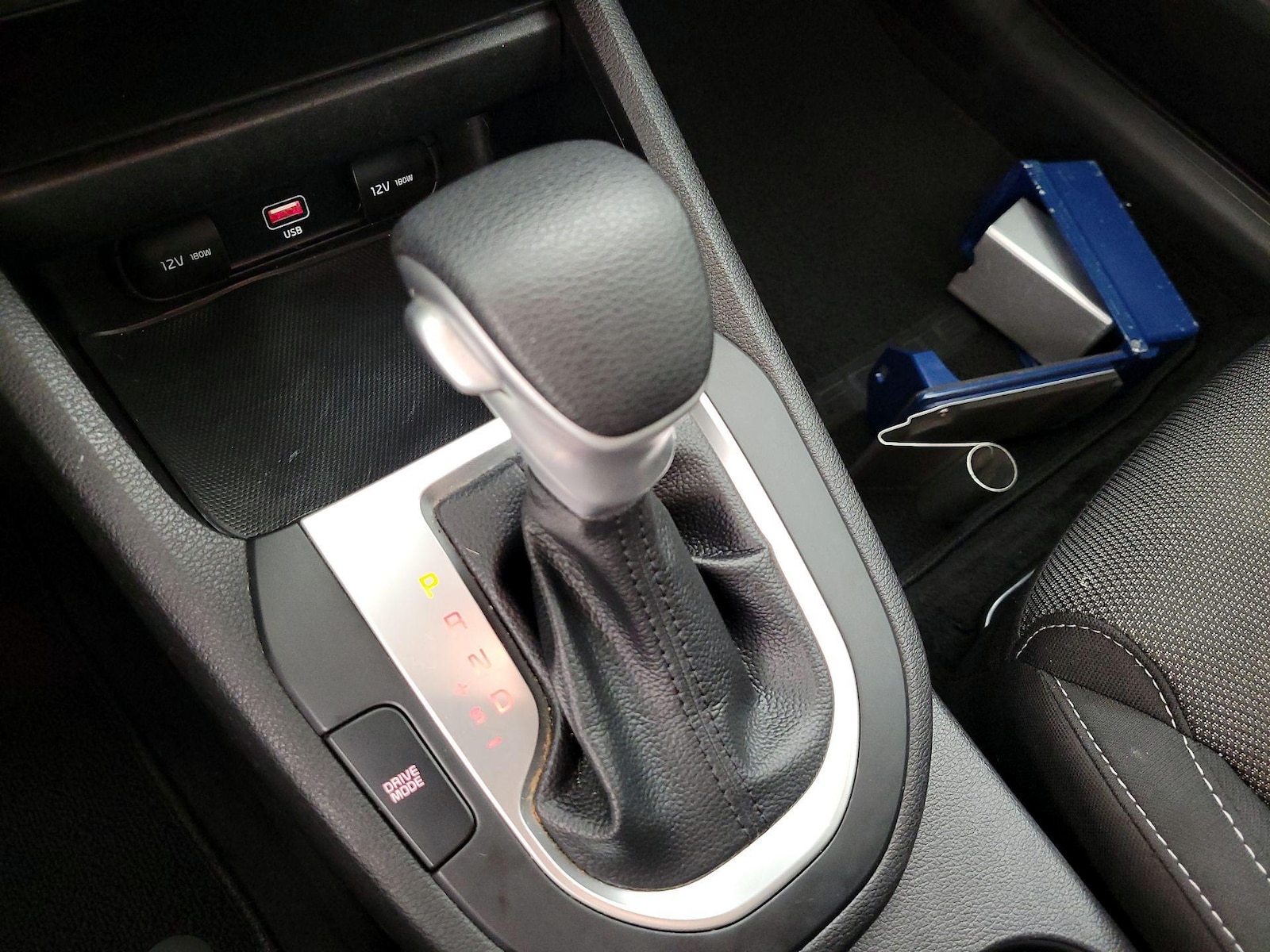 2023 Kia Forte LXS - Photo 18