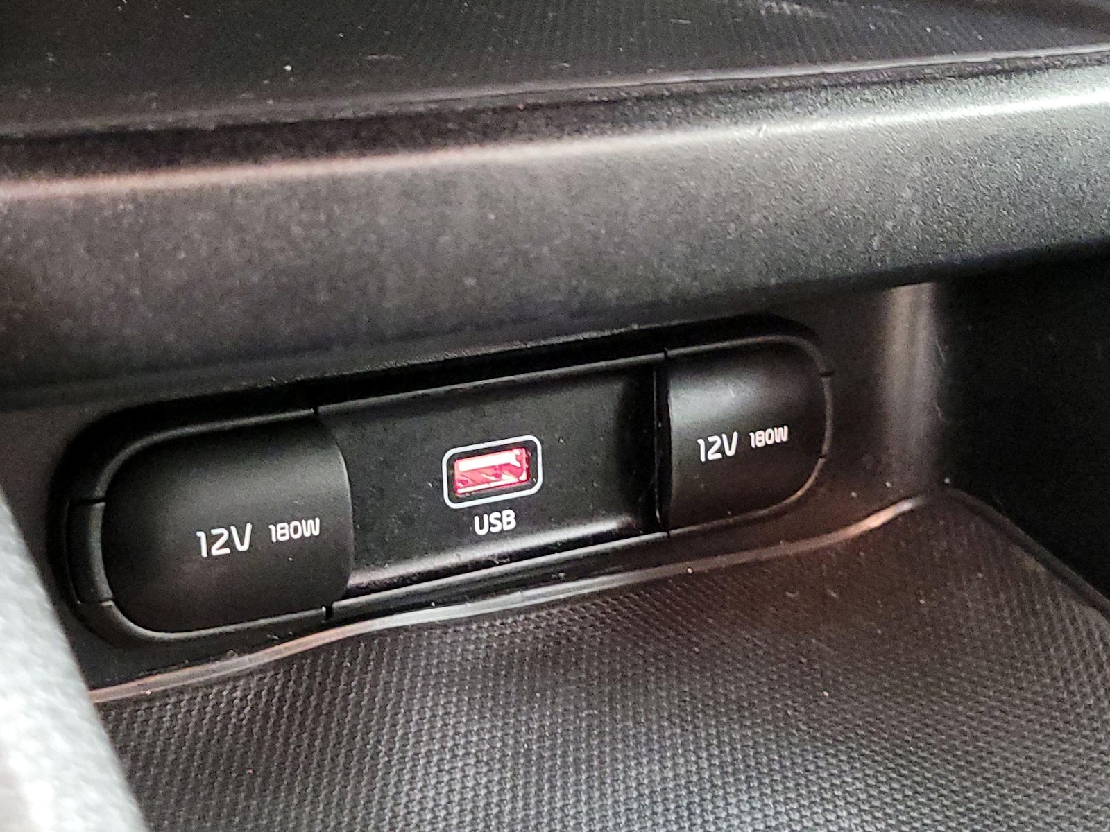 2023 Kia Forte LXS - Photo 19