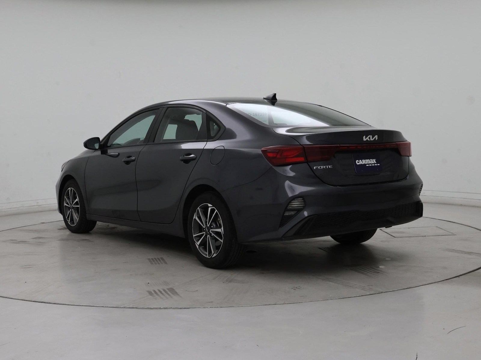 2023 Kia Forte LXS - Photo 3