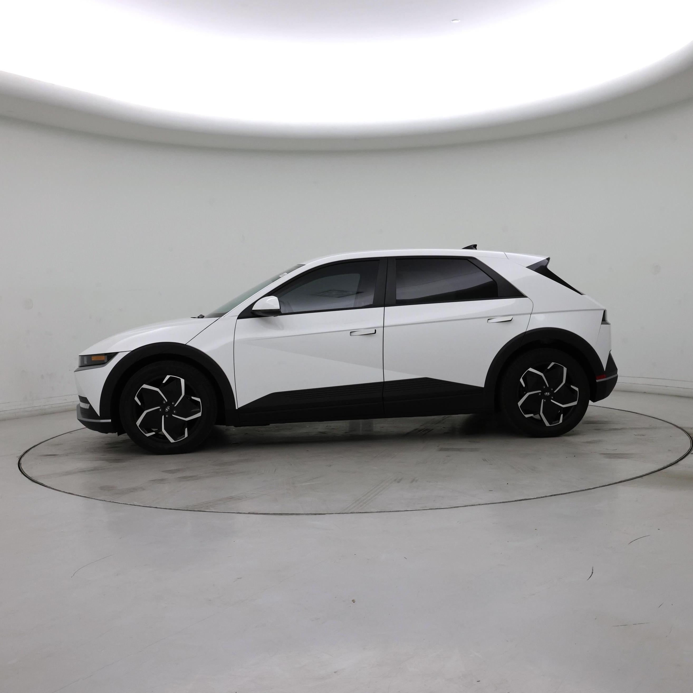 Thumbnail: 2024 Hyundai Ioniq 5 - 3